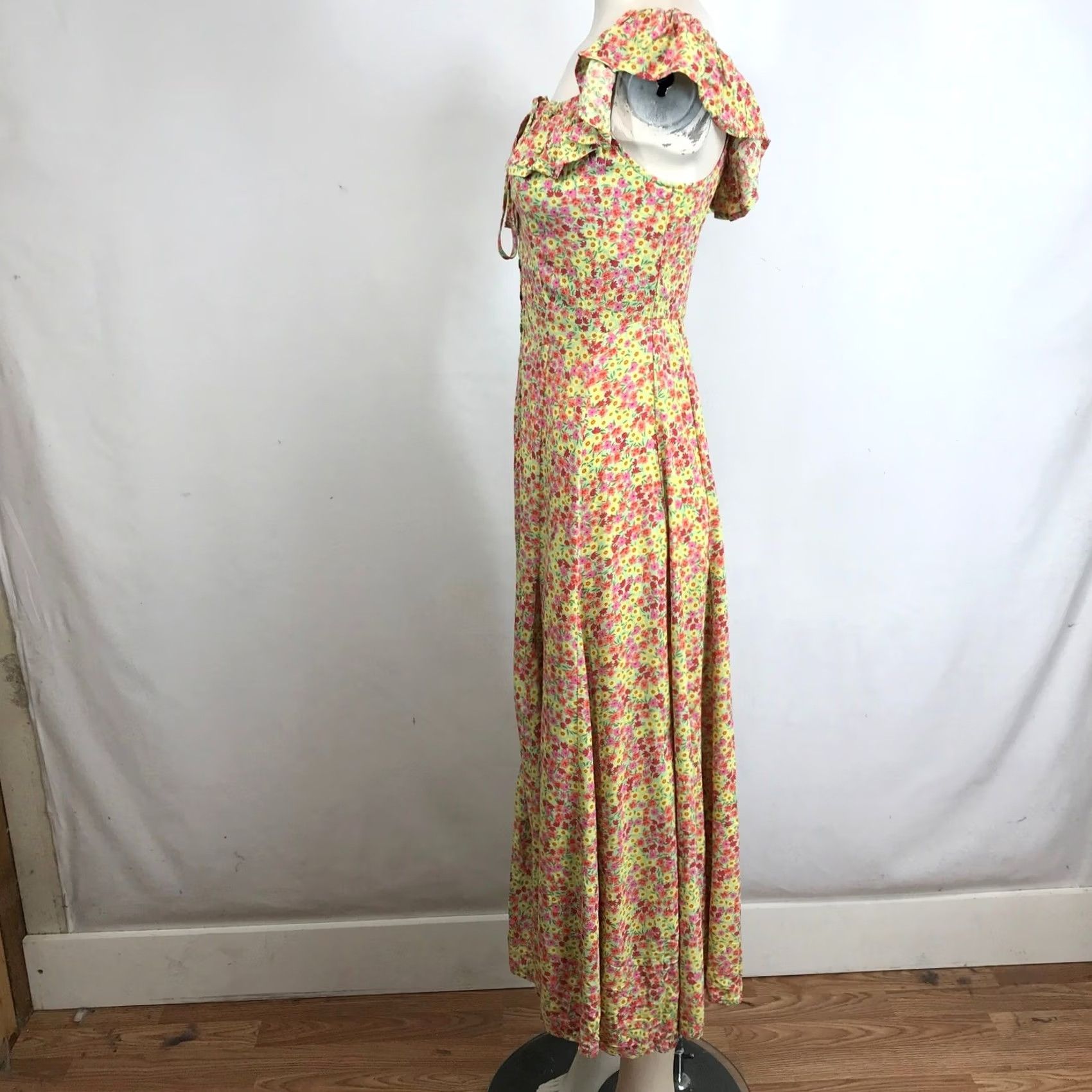 Vintage DRESS FORUM Floral Midi Dress Square Neck Ruffle Sleeve Smocked Back Yellow S Womens Size S / US 4 / IT 40 - 6 Thumbnail