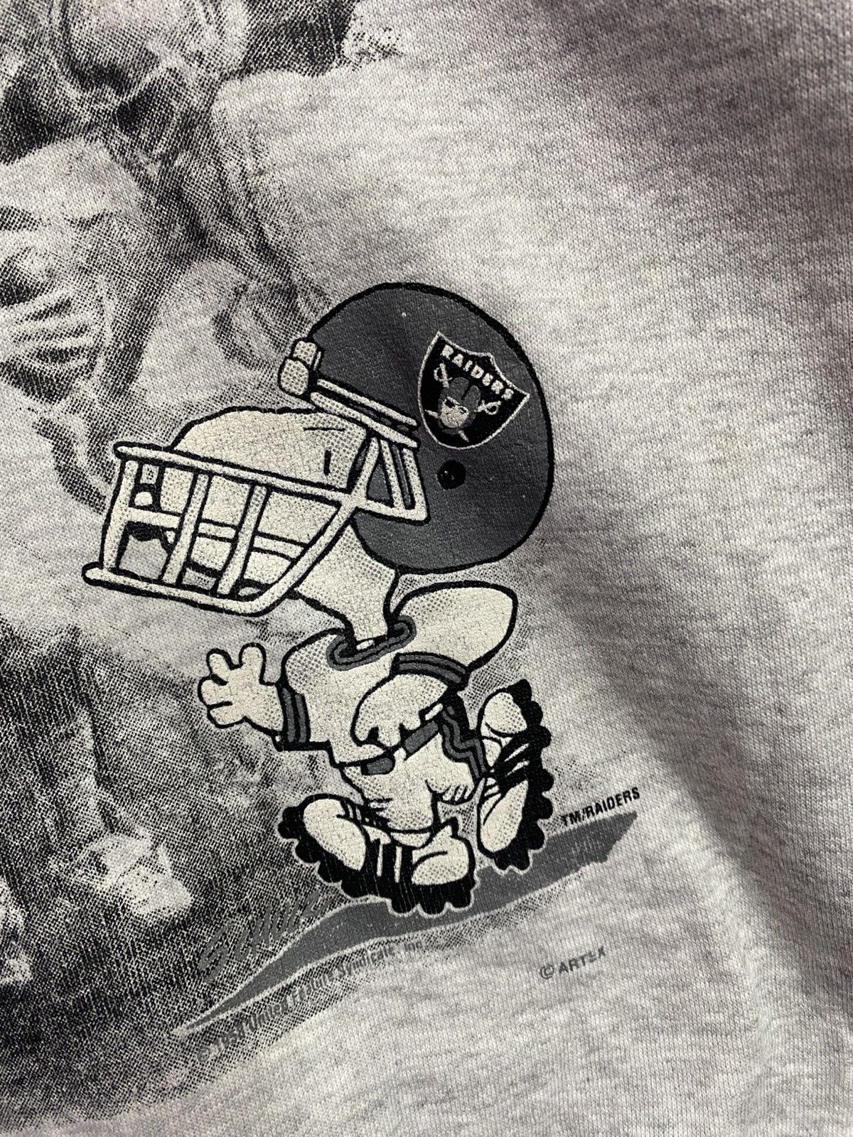 NFL Vintage 1991 Oakland Raiders X Peanuts Snoopy Sweatshirt Size US XL / EU 56 / 4 - 4 Thumbnail