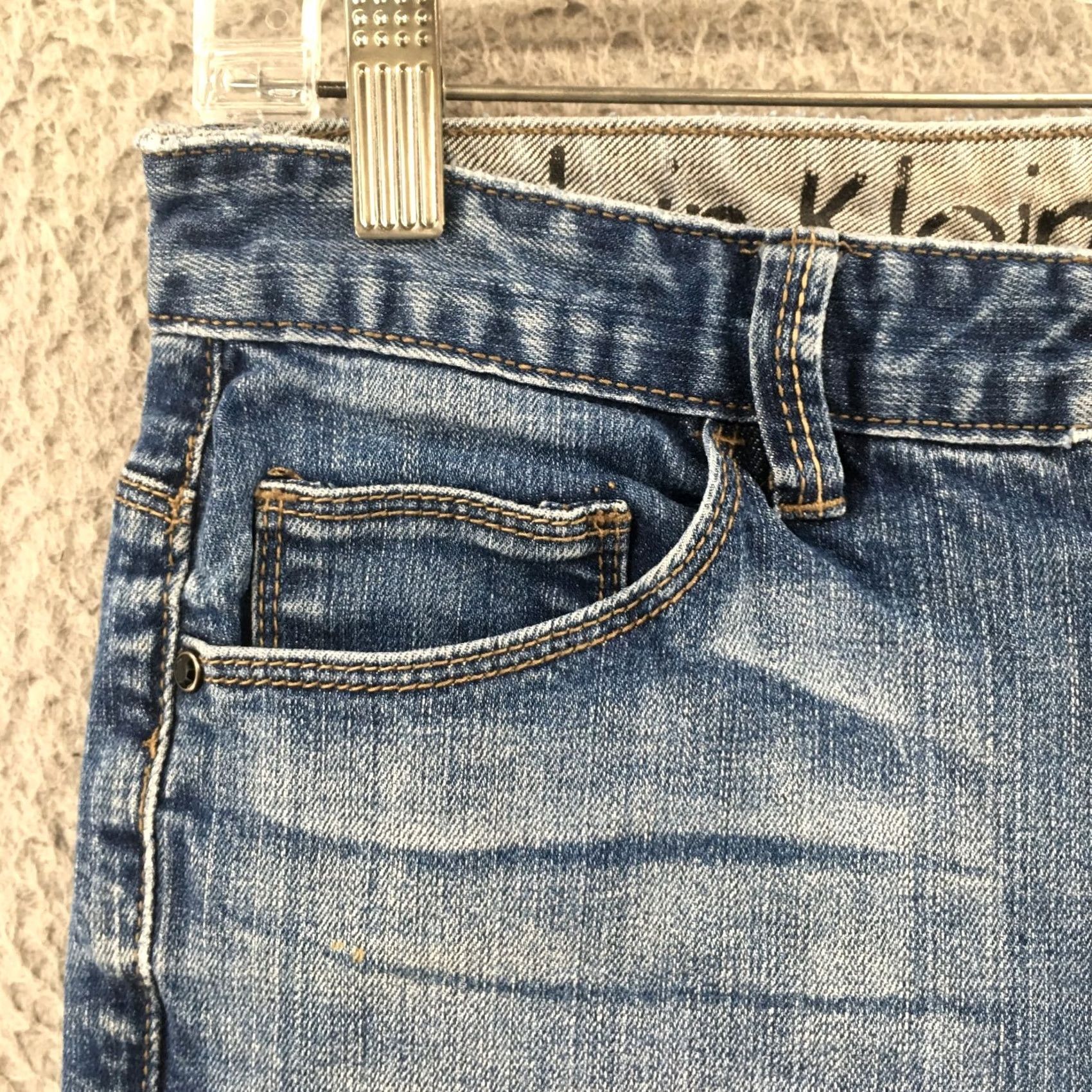 Calvin Klein Calvin Klein Capri Jeans Womens Jeans Capri 28x23.5 Blue Denim Mid Rise Med Wash (Regular) Womens Size 28" / US 6 / IT 42 - 4 Thumbnail