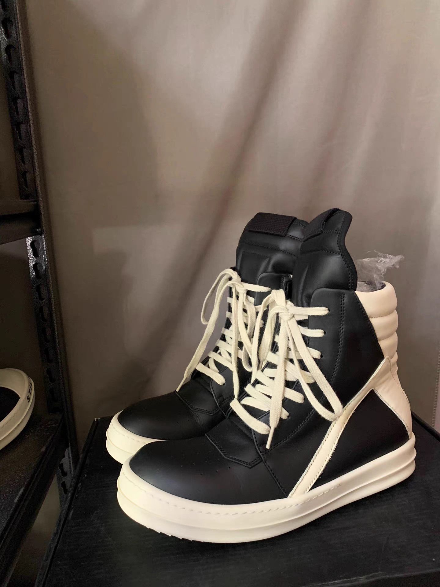 Rick Owens Rick Owens Mainline Triangle Toe Size US 7 / IT 37 - 1 Thumbnail
