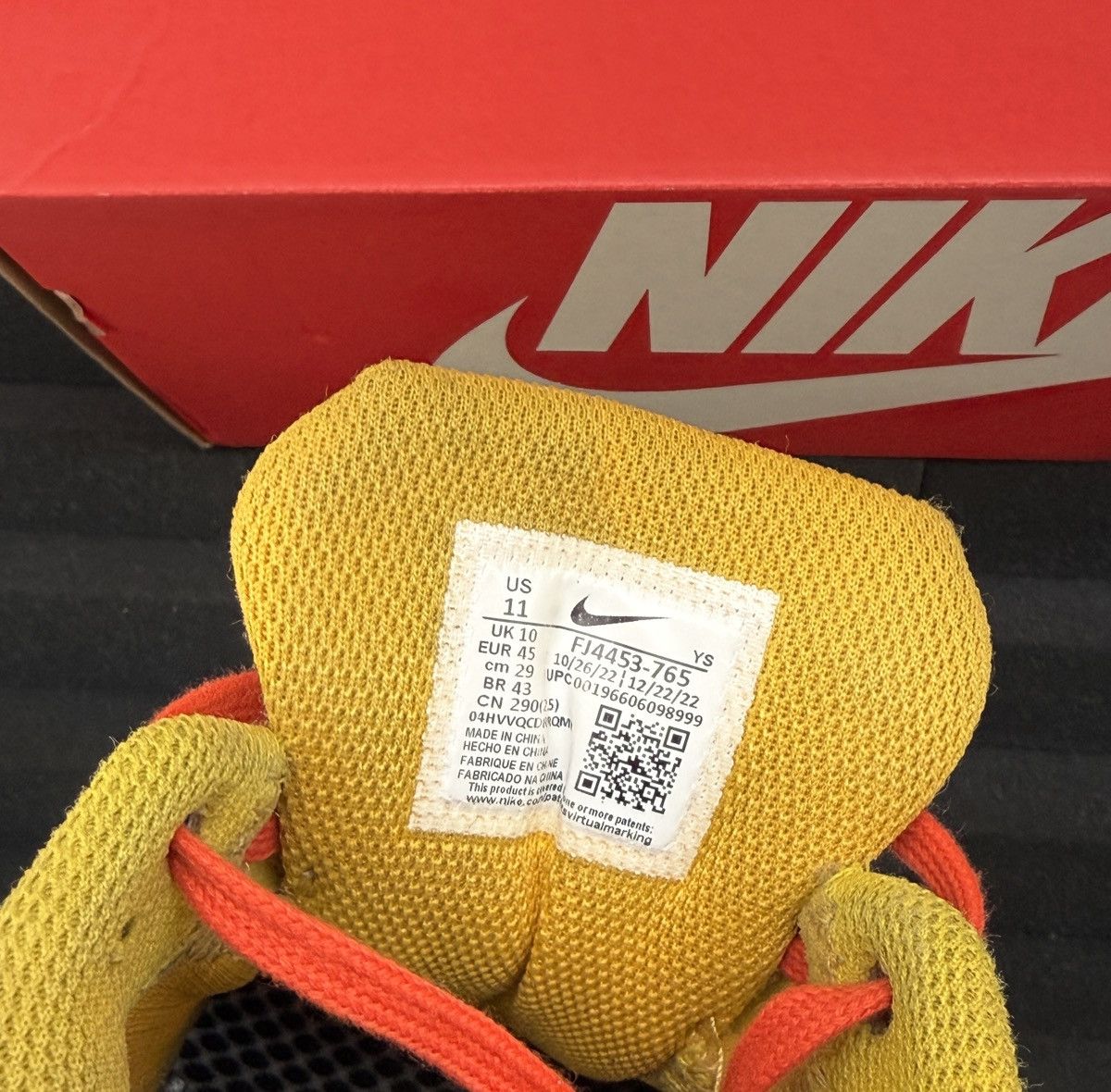 Nike Zoom Vomero 5 'Yellow Ochre" Rare Size US 11 / EU 44 - 9 Thumbnail