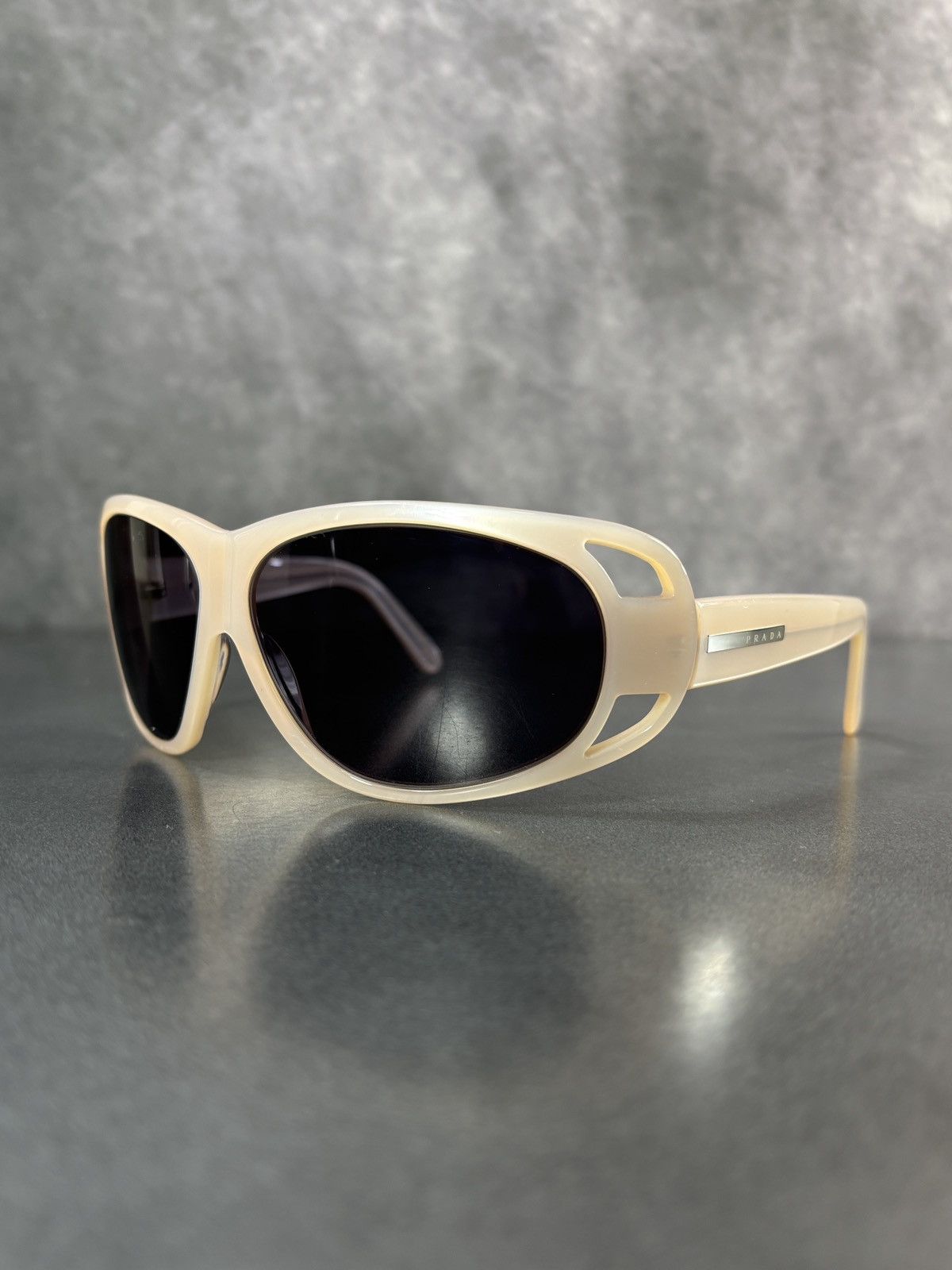Prada F/W 2004 Prada Sunglasses Vintage SPR 03F Slit Wrap 2000s Size ONE SIZE - 3 Thumbnail