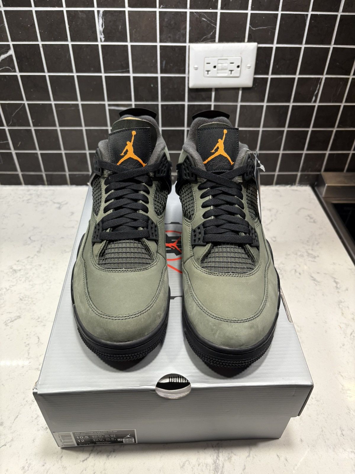 Jordan Brand Jordan x Undefeated 4s - 2025 Size US 10.5 / EU 43-44 - 3 Thumbnail