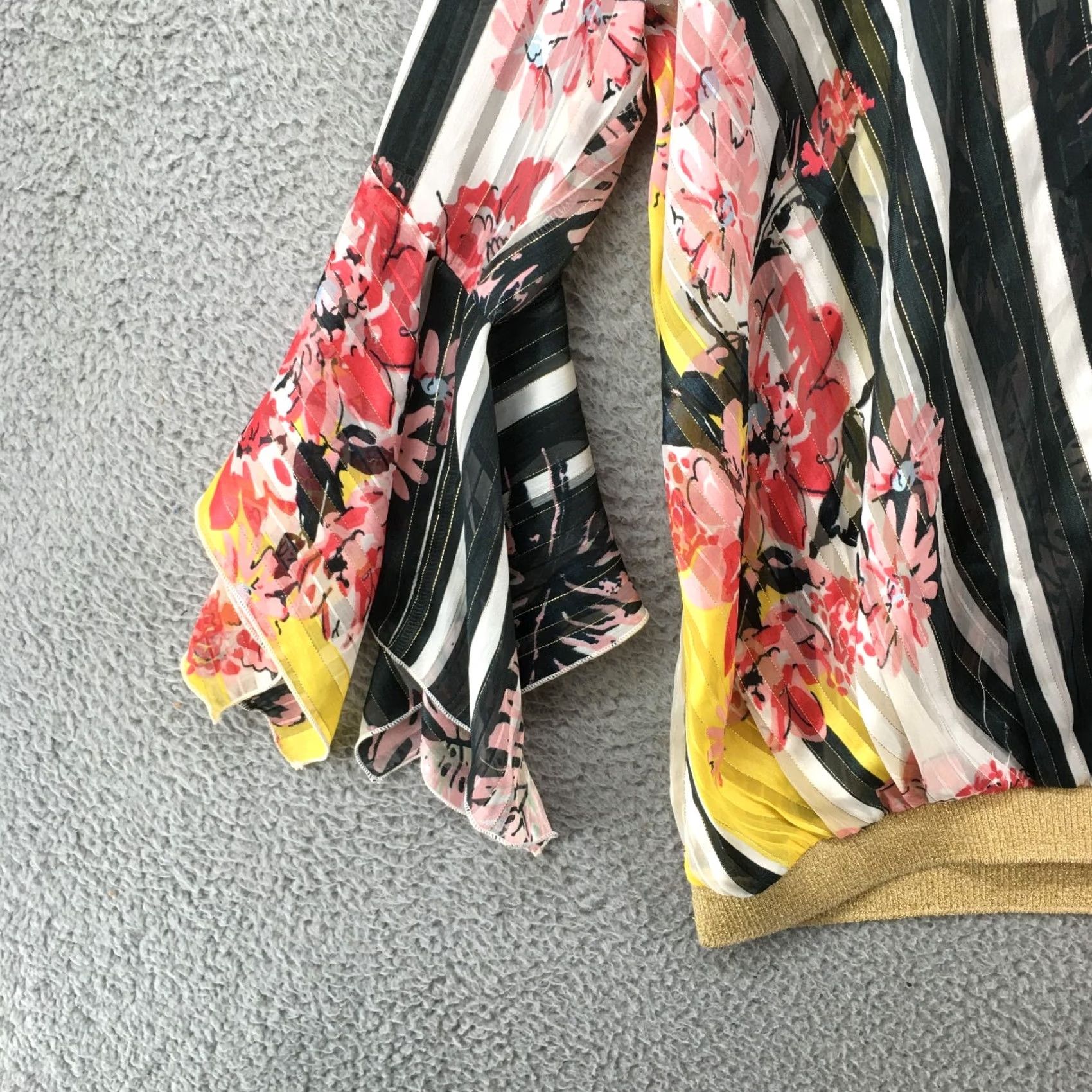 Bell Kaktus Bell Sleeve Blouse Top Womens S Multicolor Striped Vneck Pullover Casual Shirt Size S / US 4 / IT 40 - 3 Thumbnail