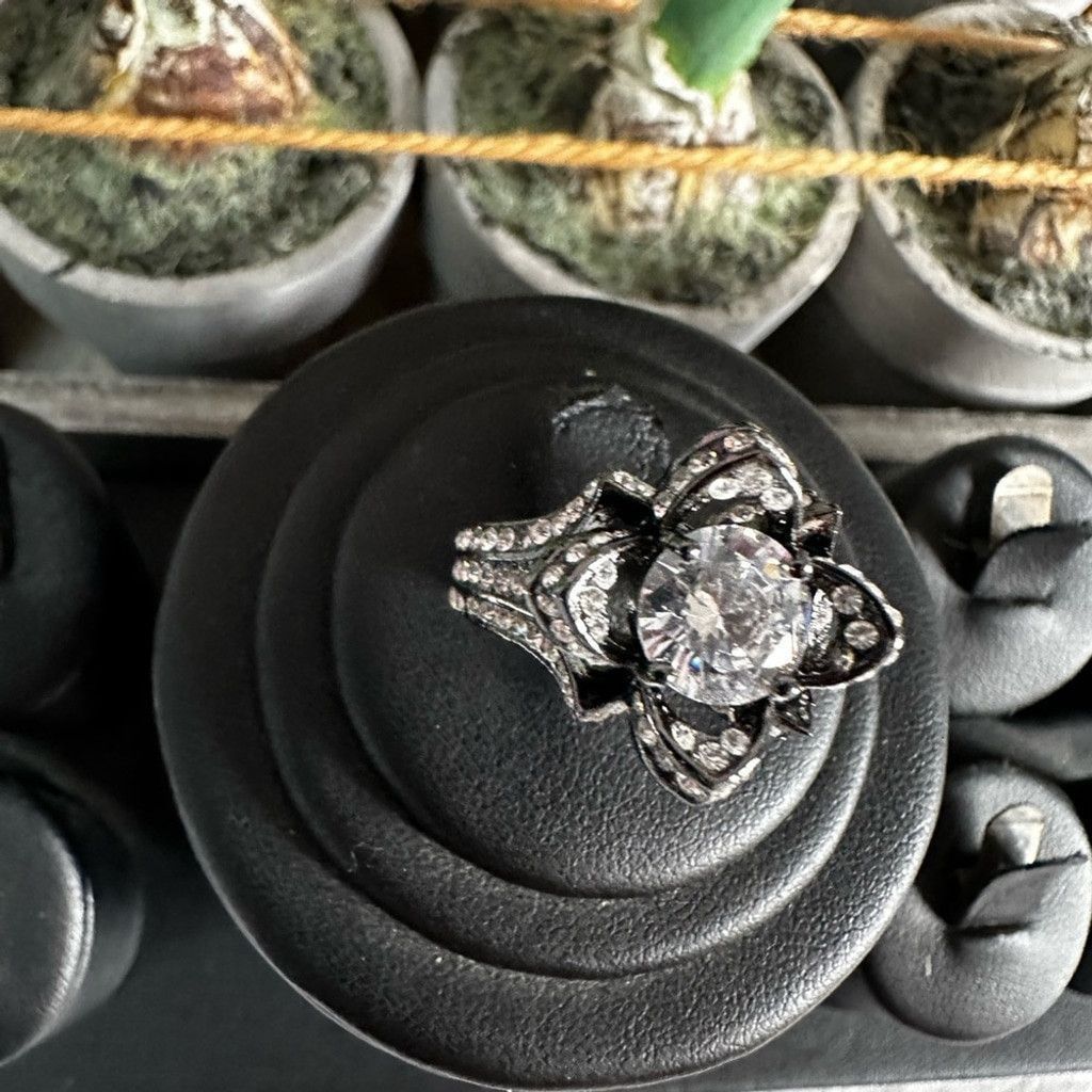 Vintage Victorian Gorgeous Black Silver Ring Size 7 BN Size ONE SIZE - 3 Thumbnail