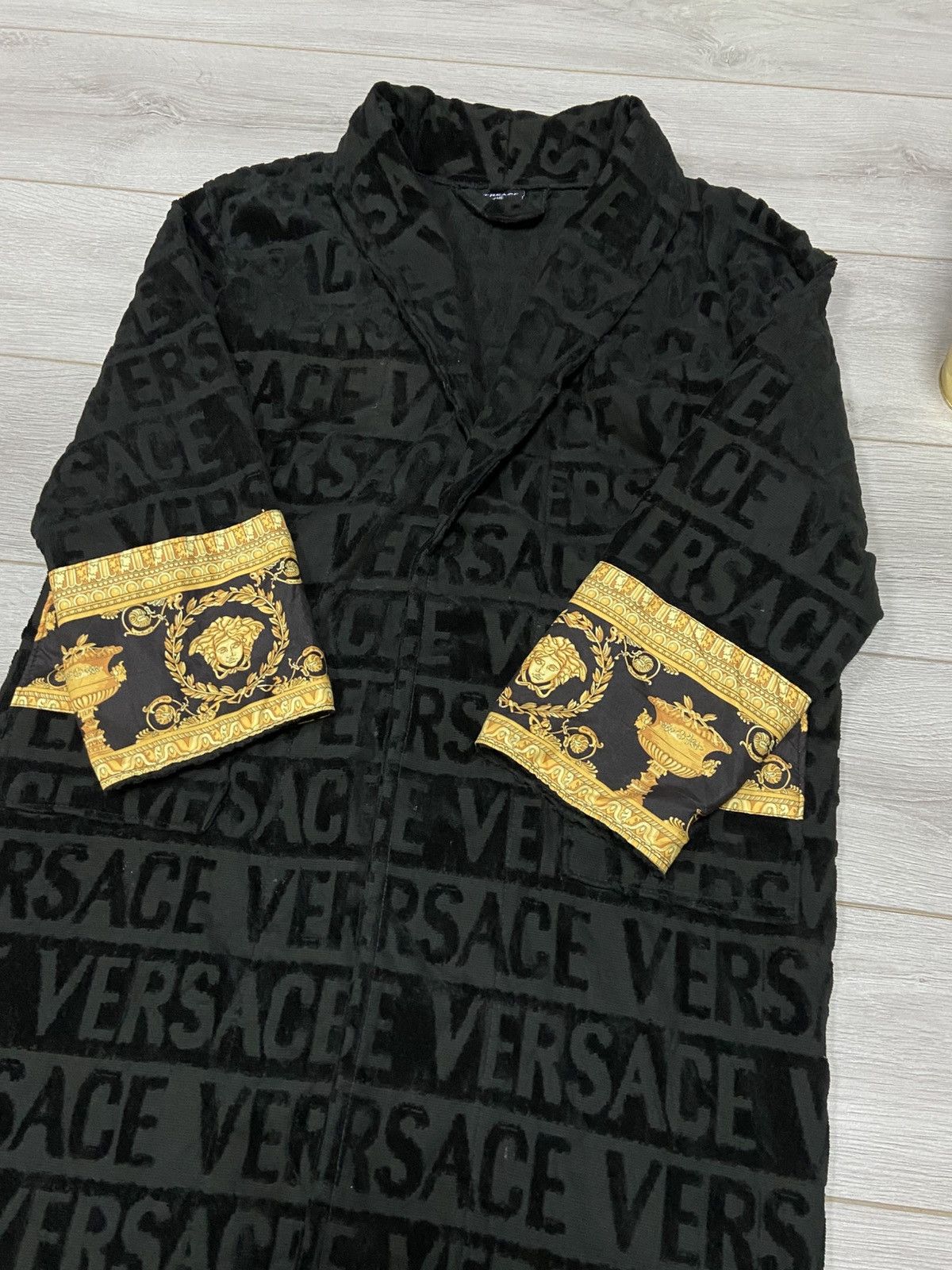 Versace Versace Home monogram Bathrobe patterns gold medusa coat Size US XL / EU 56 / 4 - 2 Thumbnail