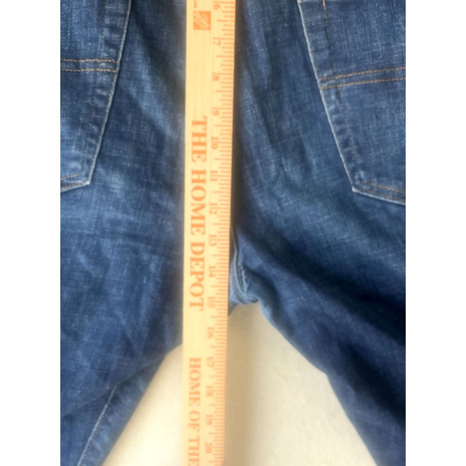 Lucky Brand Lucky Brand 410 Jeans Mens 38 x 32 Denim Straight Athletic Blue Comfort Pockets Belt Loops 5-Pocket Regular Inseam 32 Model 410 Size US 38 / EU 54 - 4 Thumbnail