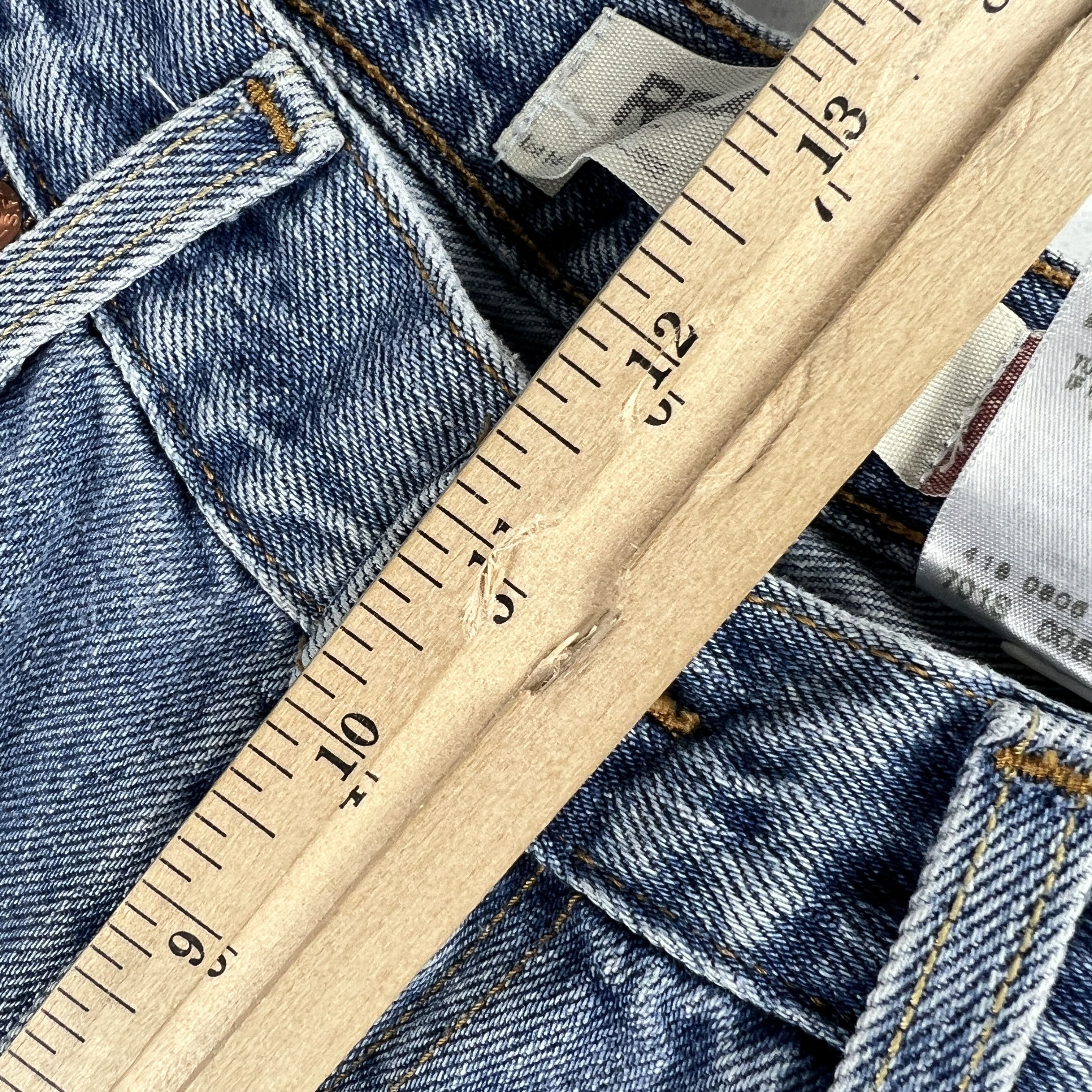 Levi's Y2K Levi's Jeans 550 Relaxed Fit Blue Faded Cotton Denim Size US 33 - 22 Thumbnail