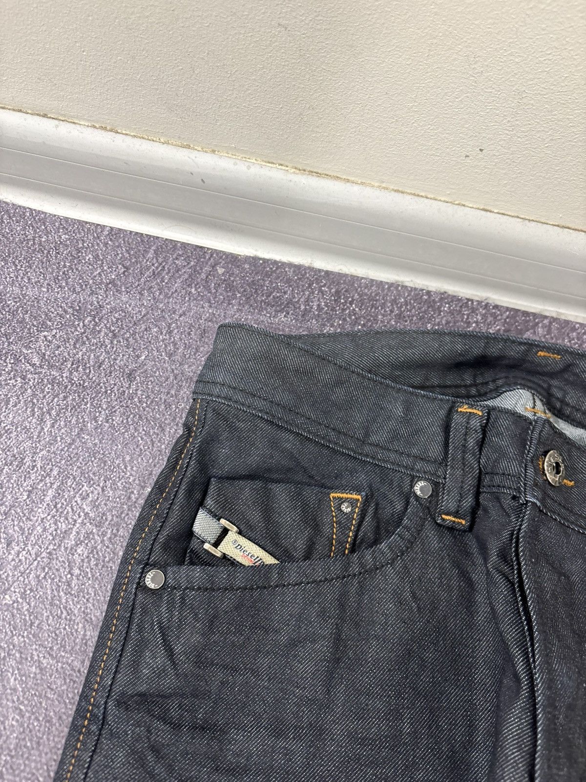 Diesel Diesel Darron Regular Slim Tapered NWT Men’s Denim Jeans Size US 27 - 6 Thumbnail