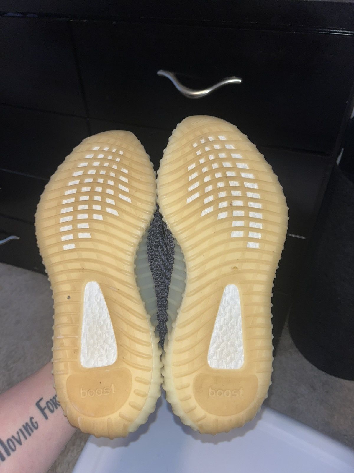 Yeezy Yeezy 350 v2 Carbon Size US 7 / EU 40 - 6 Thumbnail