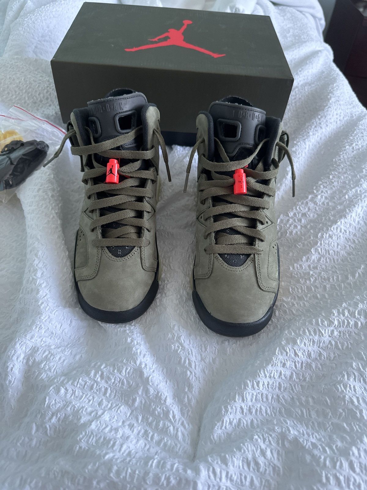 Jordan Brand × Nike × Travis Scott Travis Scott Air Jordan 6 Retro Size US 6 / EU 39 - 2 Thumbnail
