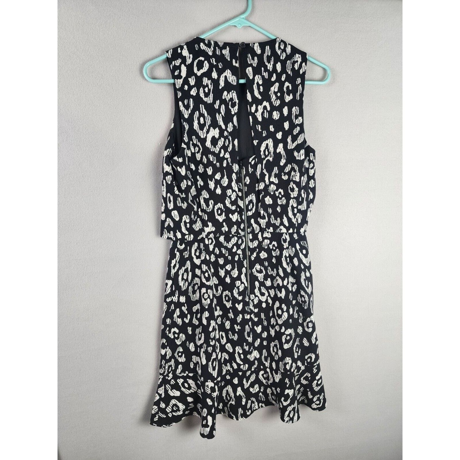 Banana Republic Banana Republic Animal Print Dress Sleeveless Flared Size 6 Size M / US 6-8 / IT 42-44 - 2 Thumbnail
