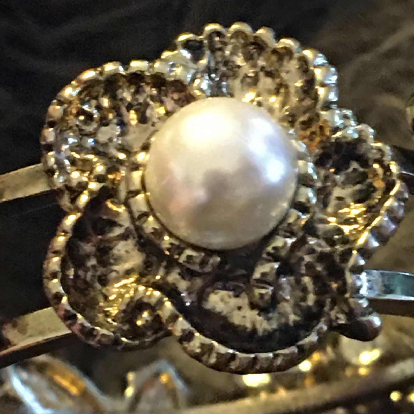 Jewelry Victorian style aged gold tone jeweled clamp Size ONE SIZE - 14 Thumbnail