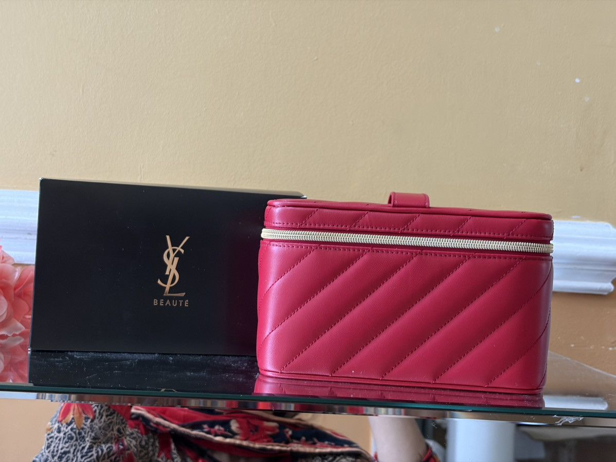 Yves Saint Laurent Yves saint laurent case Size ONE SIZE - 7 Thumbnail