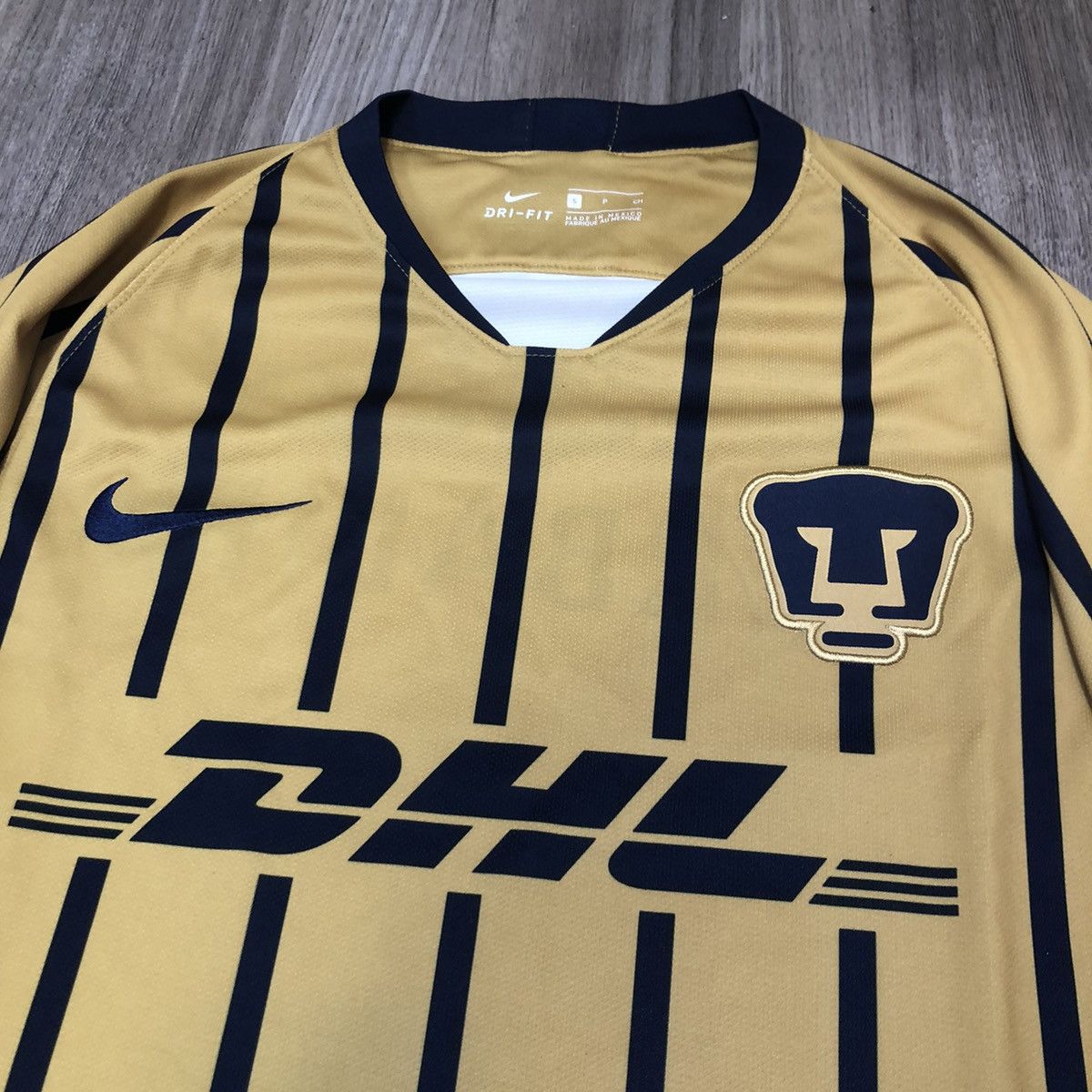 Nike Pumas de la UNAM 18/19 away shirt Size US S / EU 44-46 / 1 - 3 Thumbnail