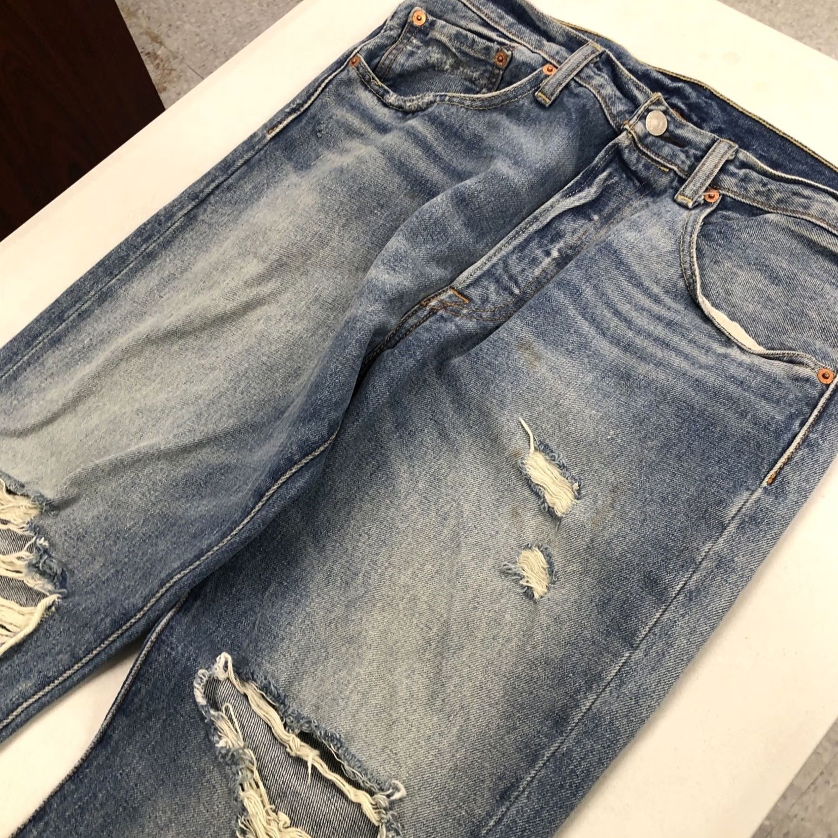 Levi's Levi's 501 Jeans Men's Size 32x29 Straight Leg Button Fly Distressed Light Denim Blue 5-Pocket Casual Pants Regular Slim fit Mens Size US 32 / EU 48 - 4 Thumbnail