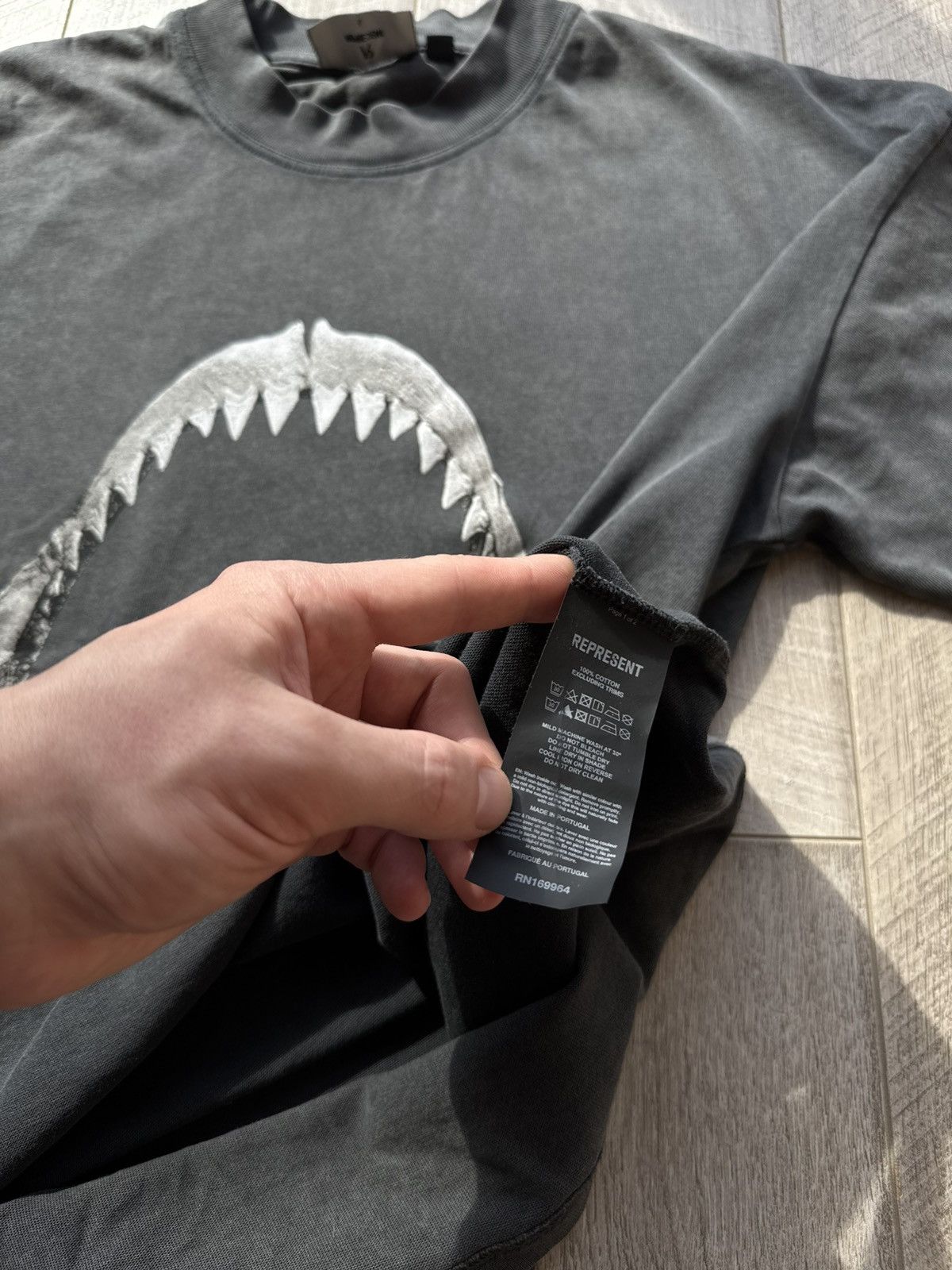 Represent Clo. Represent Shark Jaw T-Shirt Size US L / EU 52-54 / 3 - 9 Thumbnail