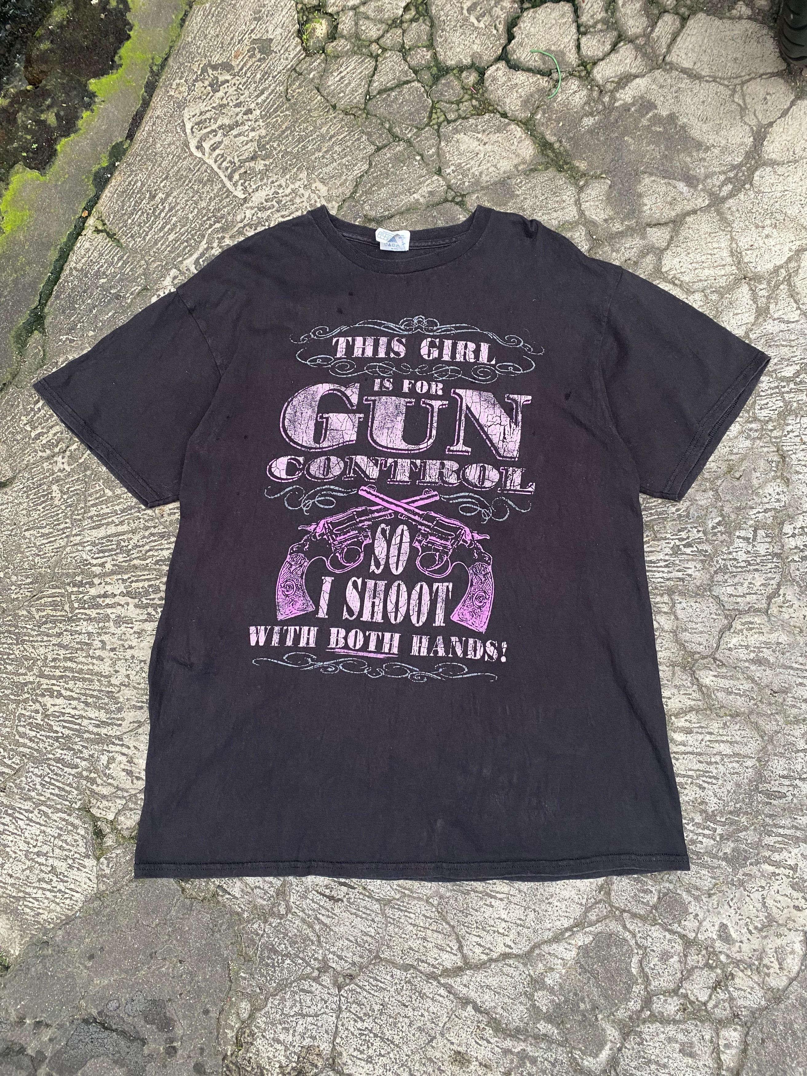 Vintage Vintage y2k girl is gun black tee Size US L / EU 52-54 / 3 - 1 Thumbnail