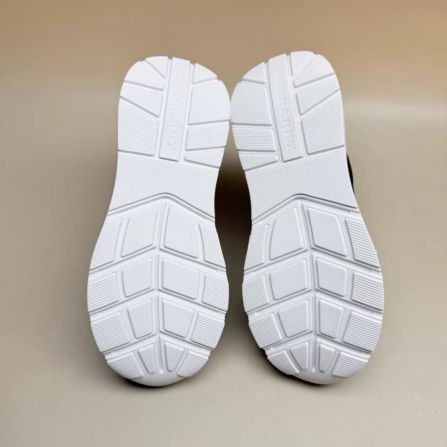 Burberry Burberry women's black white velcro strap sneakers 36 Size US 5.5 / IT 35.5 - 7 Thumbnail
