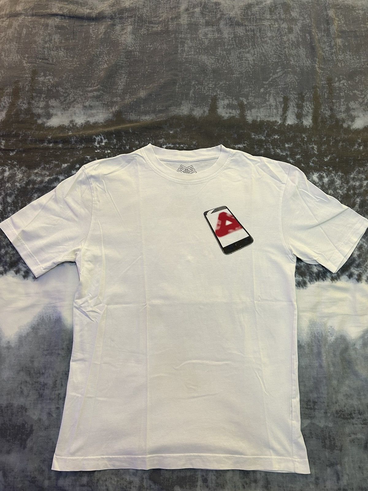 Palace Palace Tri-phone Shirt Red and White medium. Size US M / EU 48-50 / 2 - 1 Thumbnail