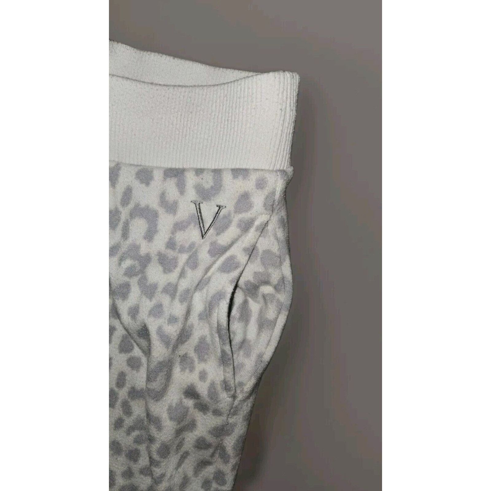 Victoria's Secret Victorias Secret VS Leopard 2PC Lounge Set Jog Pant Shirt XS Size 27" / US 4 / IT 40 - 8 Thumbnail
