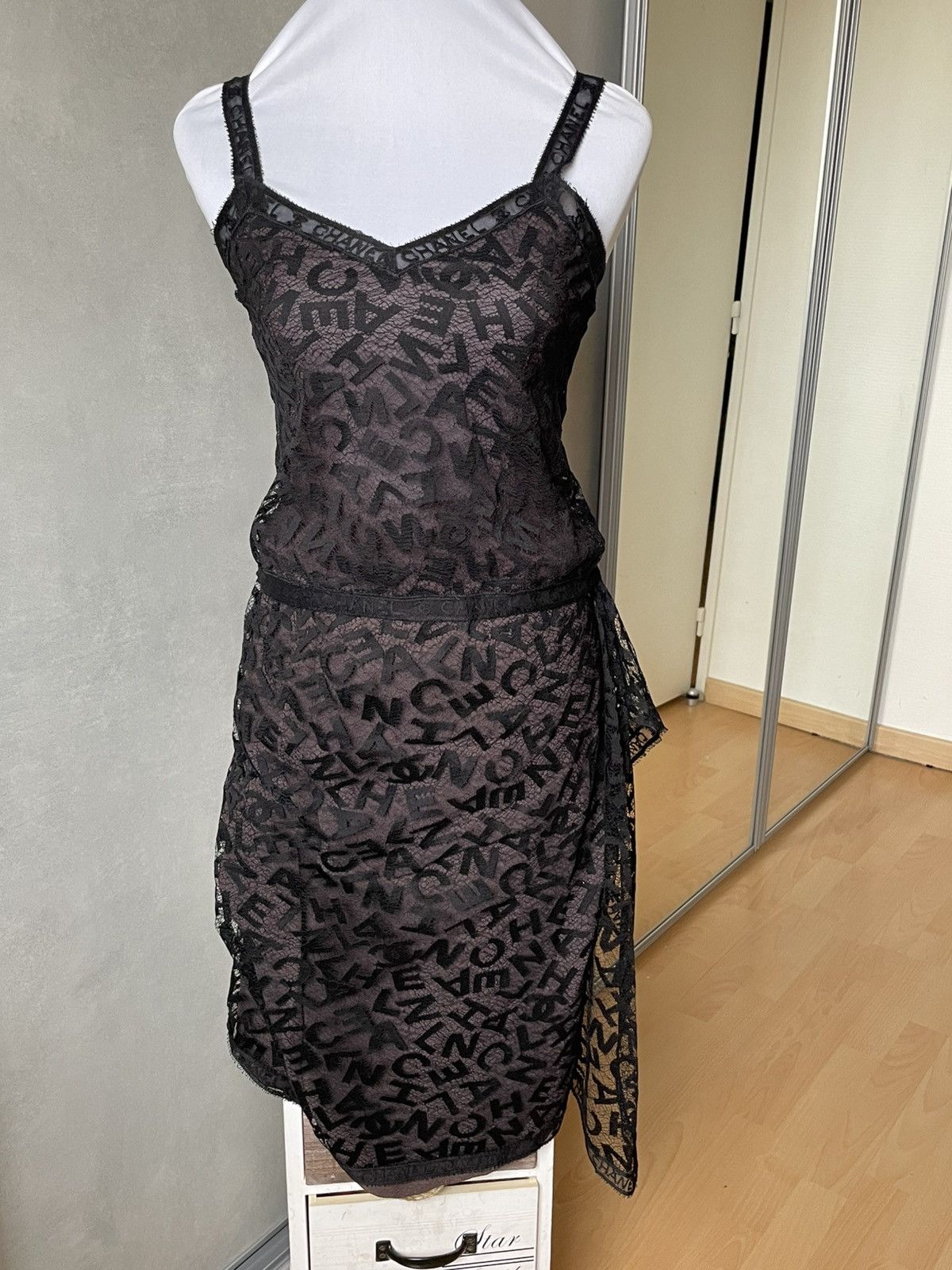 Chanel CHANEL SET TOP AND SKIRT LOGO CC MONOGRAM Size 27" / US 4 / IT 40 - 11 Thumbnail