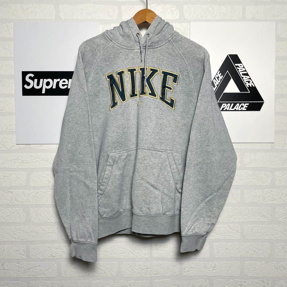 Nike Vintage Nike Hoodie Zip Up Big Logo Spellout 00s y2k Size US S / EU 44-46 / 1 - 1 Thumbnail