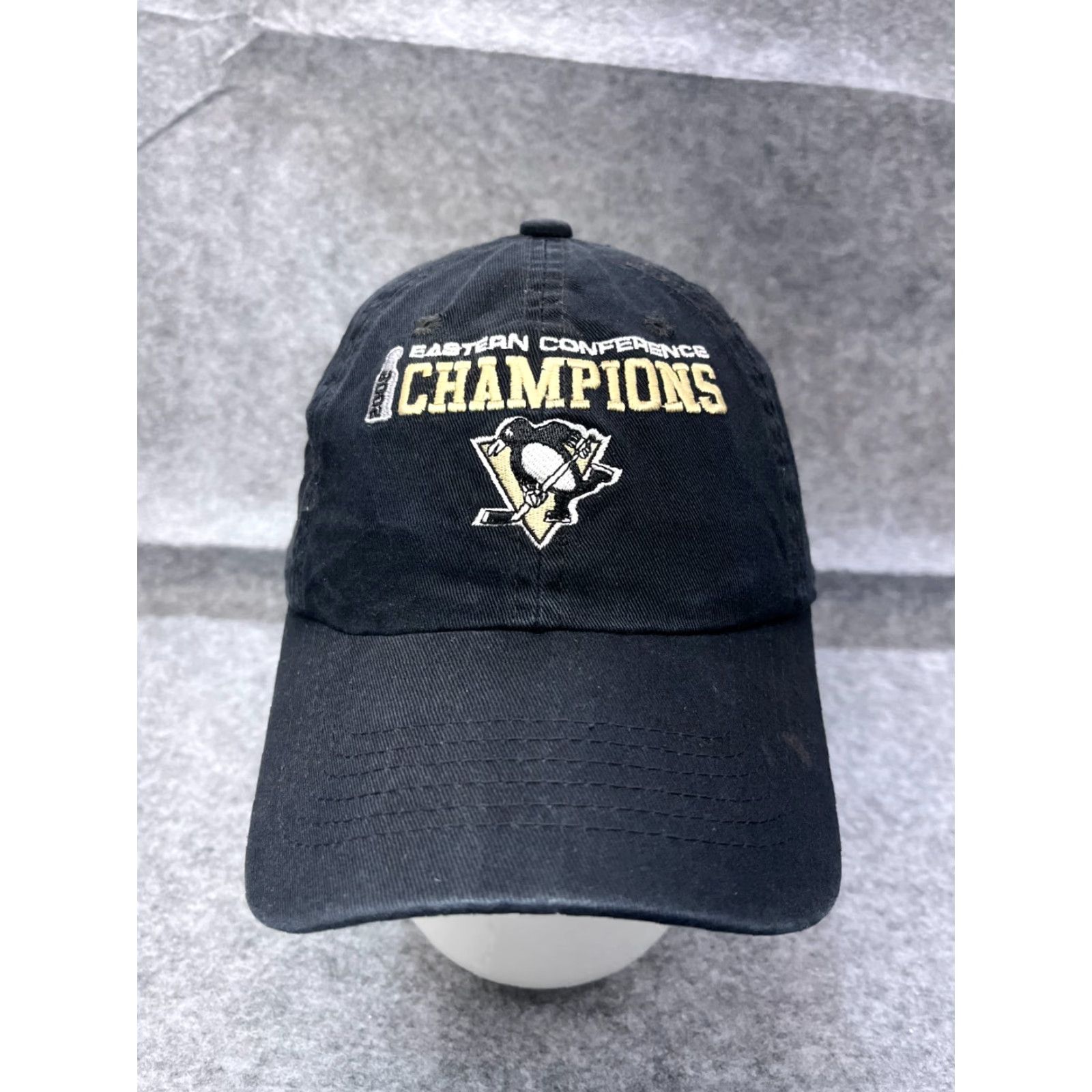 Champion V41 Headwear Pittsburgh Hat Strap Back Adult Black Eastern Conference Champions Penguins 2002 Mens Baseball Cap Black Sports Hockey Pittsburgh Size ONE SIZE - 2 Thumbnail