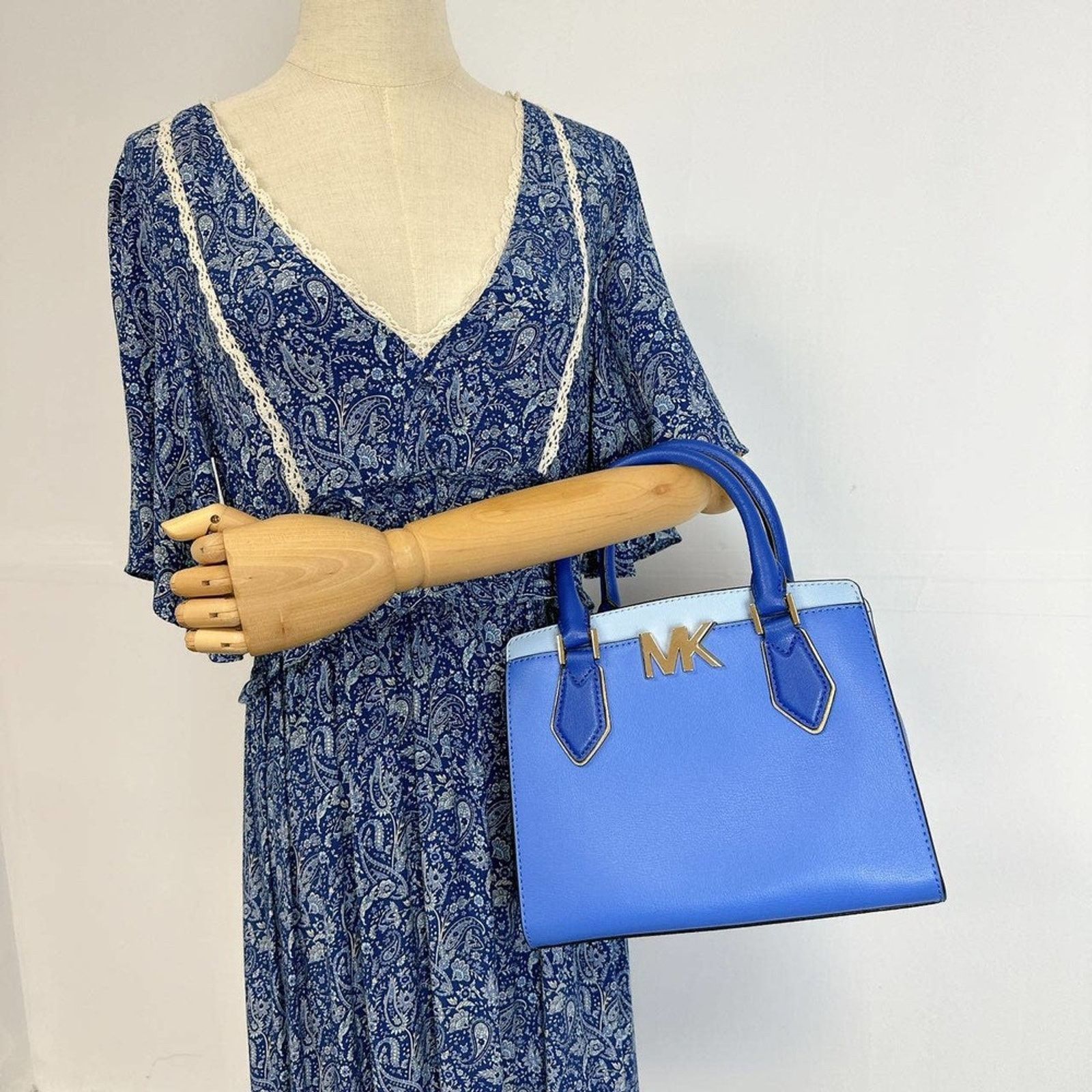 Michael Kors Michael Kors Mott Crossbody Messenger Bag IN OXFORD MULTI Size ONE SIZE - 1 Thumbnail