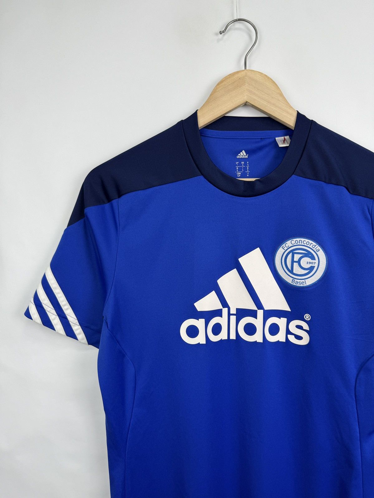 Adidas 🇨🇭 Vintage Adidas FC Concordia Basel Training Soccer Jersey Size US S / EU 44-46 / 1 - 2 Thumbnail