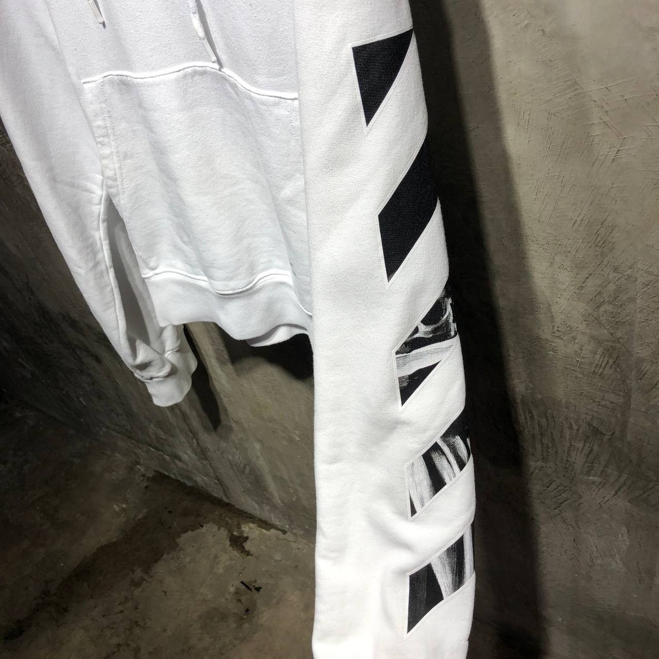Off-White Off-White FW21 Caravaggio Arrows hoodie Size US L / EU 52-54 / 3 - 9 Thumbnail