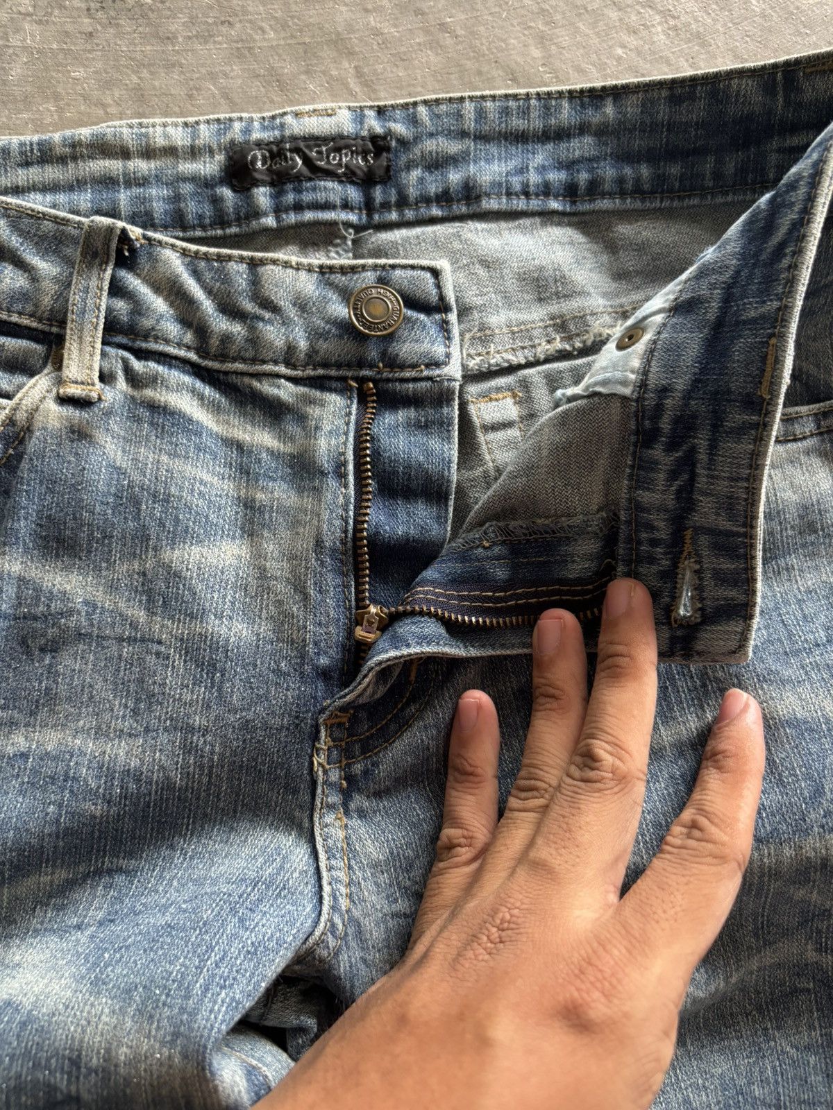 If Six Was Nine Flared glitter whiskered honeycomb fade style japanese denim Size US 30 / EU 46 - 4 Thumbnail