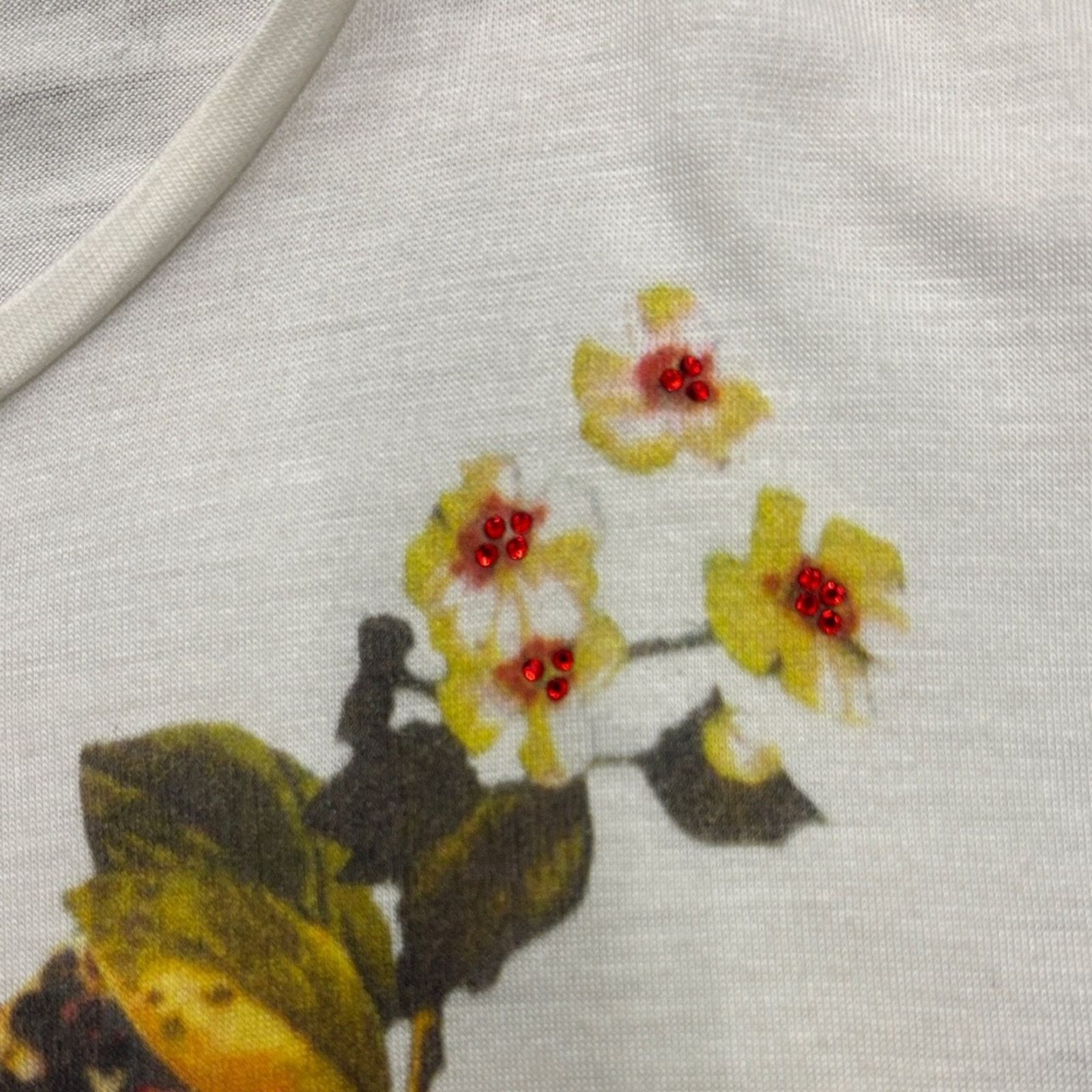 Blumarine NWT Blumarine White Tee with Vibrant Fruit Print Size XS Size XS / US 0-2 / IT 36-38 - 7 Thumbnail