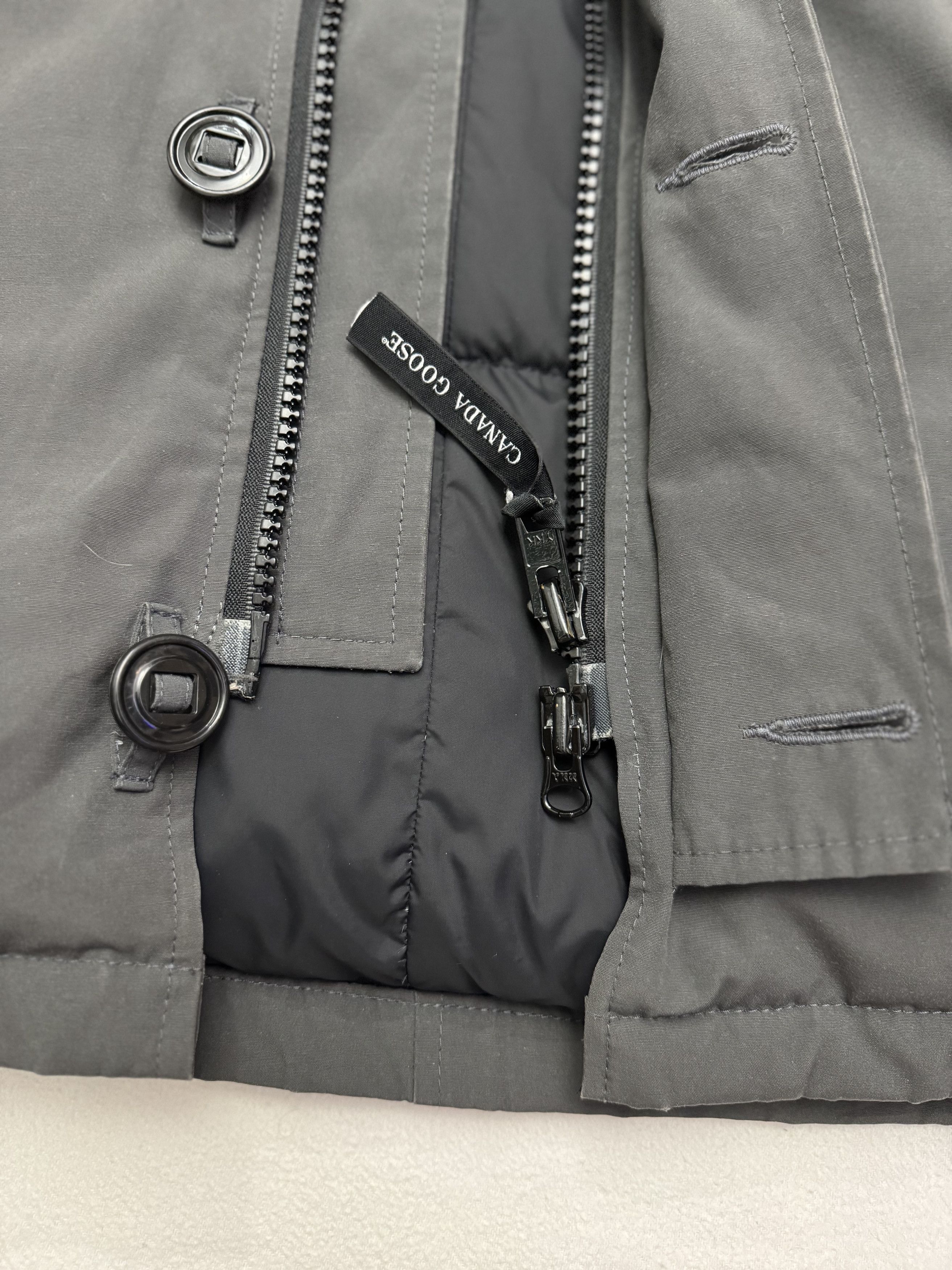 Canada Goose Chateau Parka Size US M / EU 48-50 / 2 - 17 Thumbnail