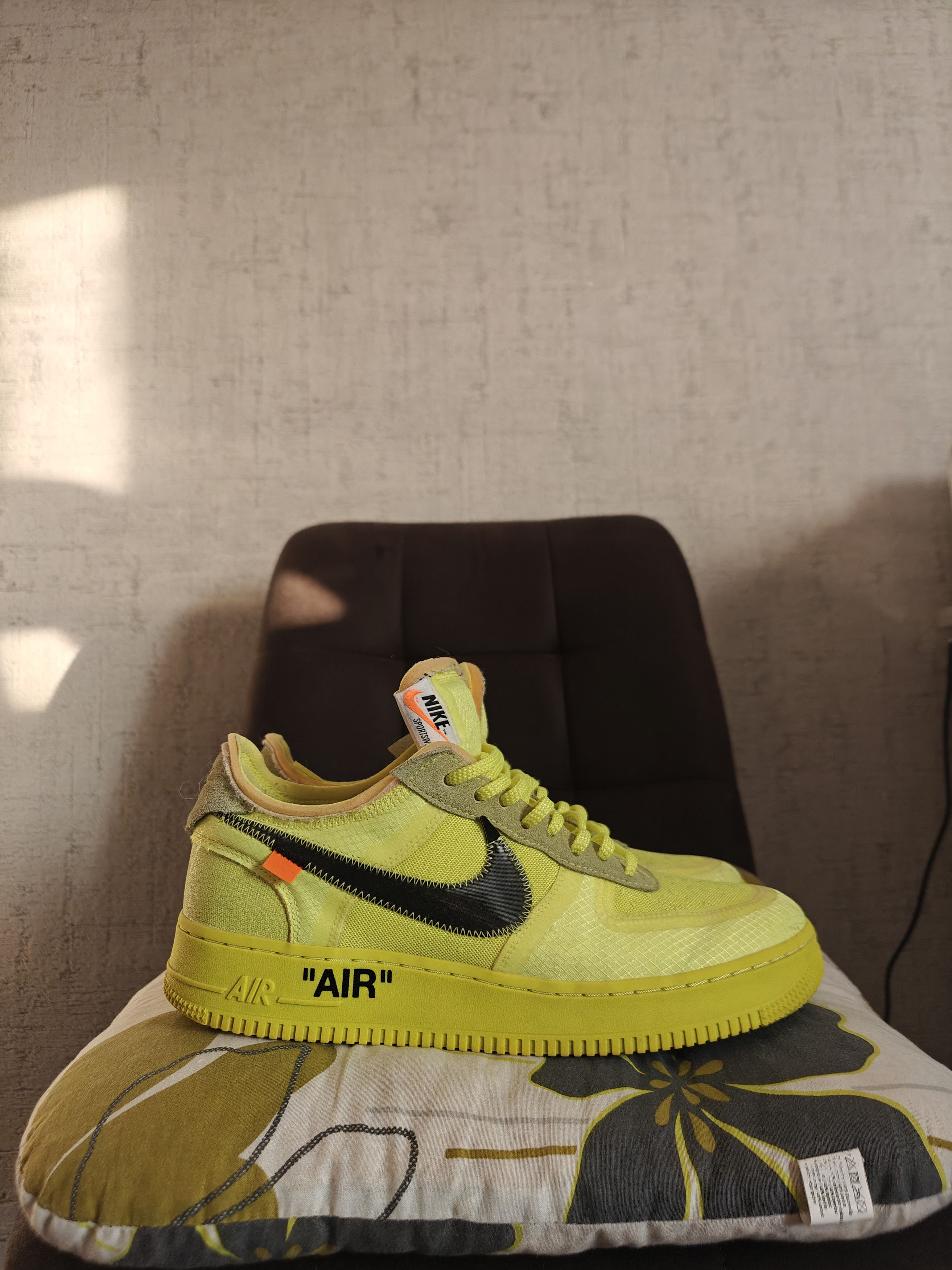Nike × Off-White Nike x Off White Air Force 1 Volt Size US 11.5 / EU 44-45 - 1 Thumbnail