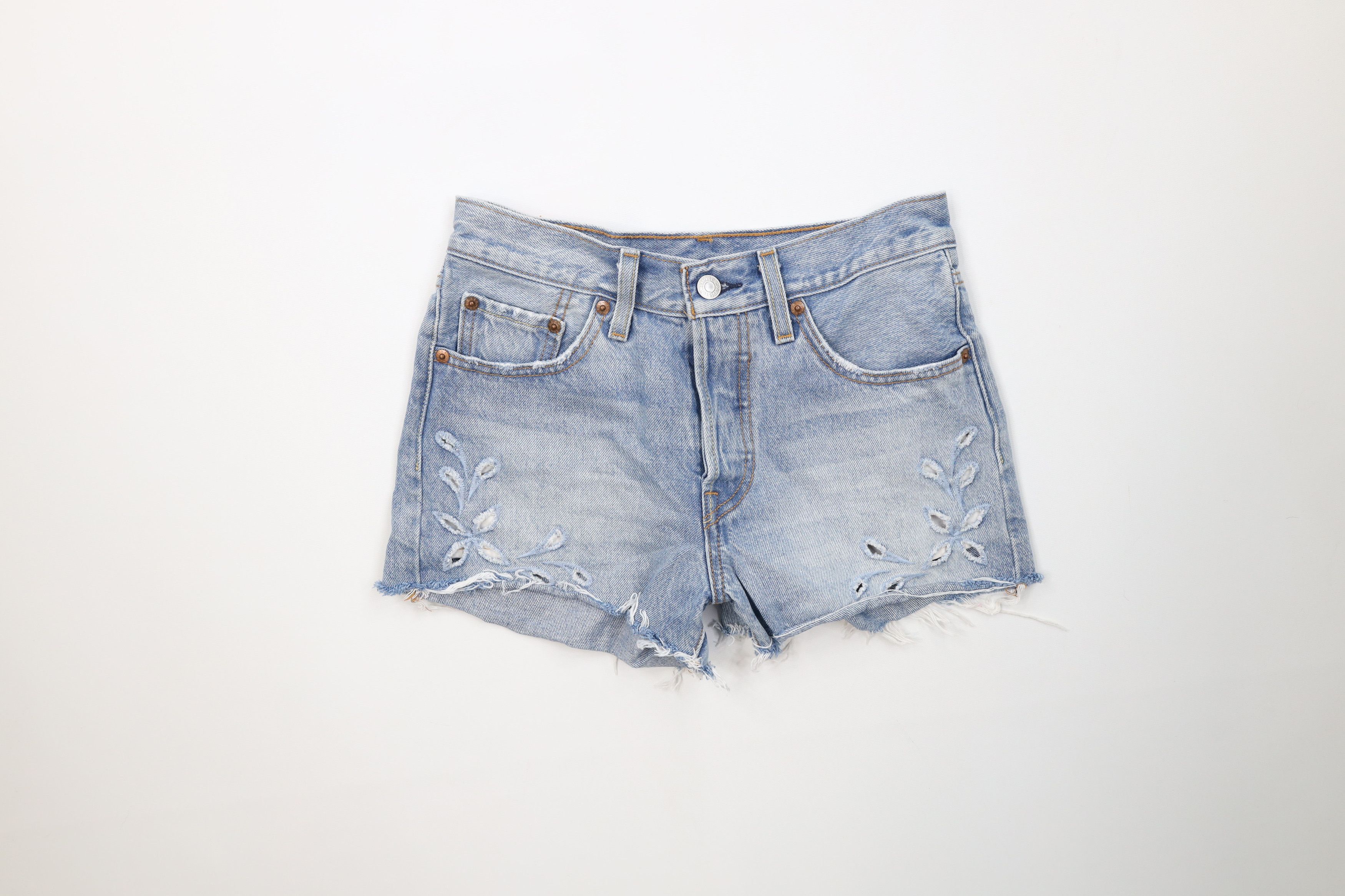 Levi's Vintage Y2K Levis 501xx Fly Flower Cut Off Denim Jean Shorts Size 24" / US 00 / IT 34 - 1 Thumbnail