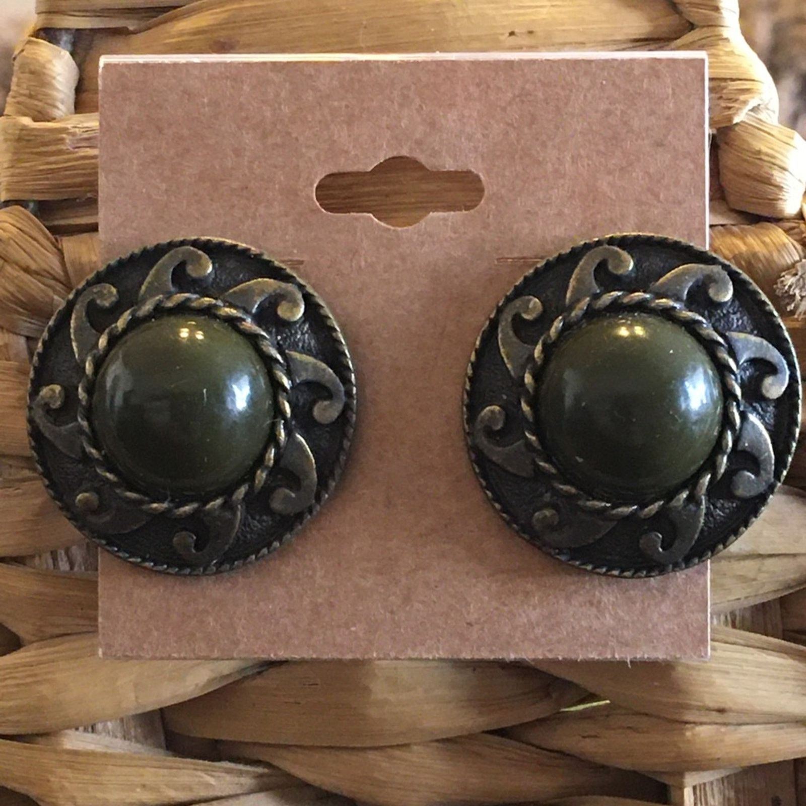 Jewelry Old World Brass Sun Medallion Cabochon Earrings in Green, Women's