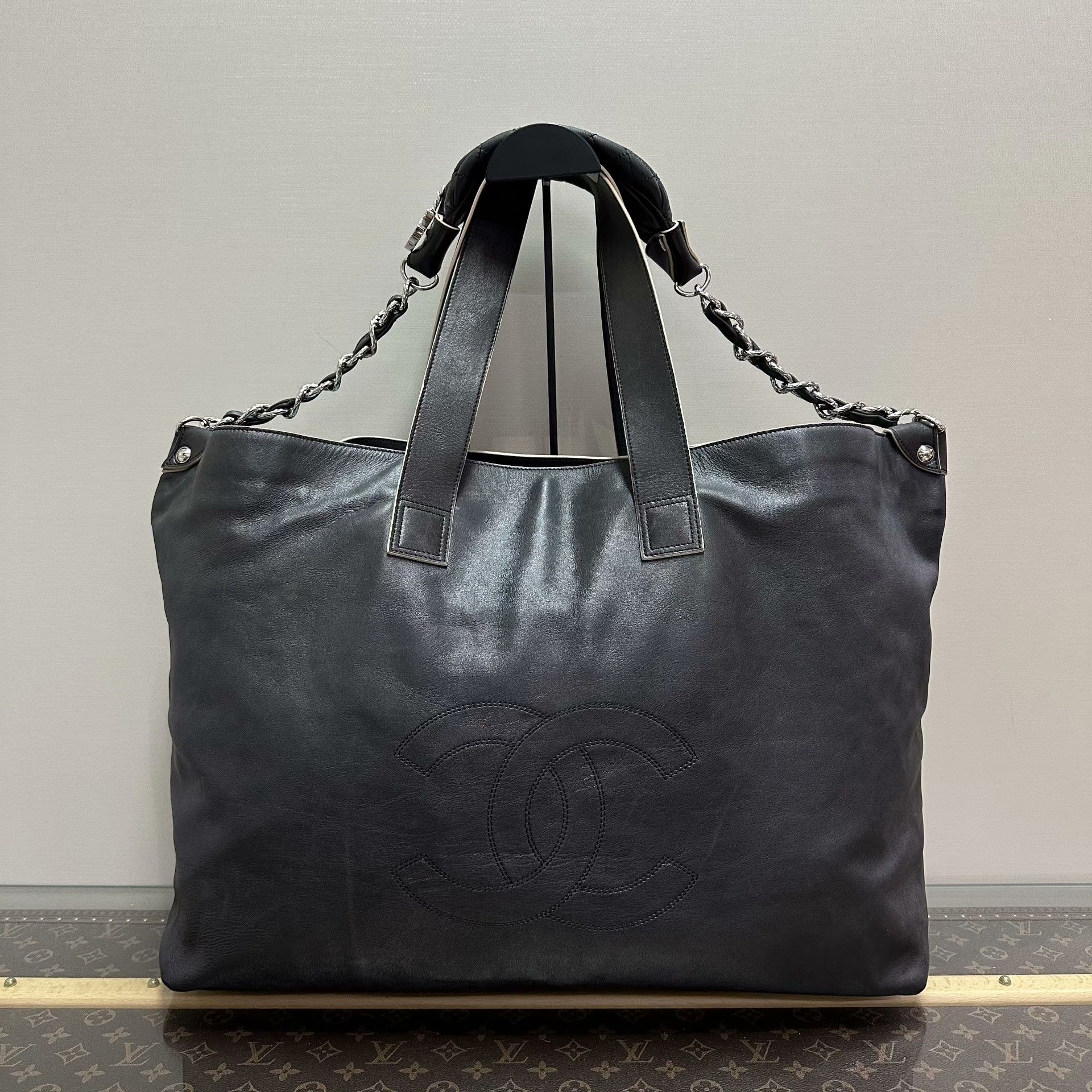 Chanel Pre-loved Bag Very good condition Size ONE SIZE - 1 Thumbnail