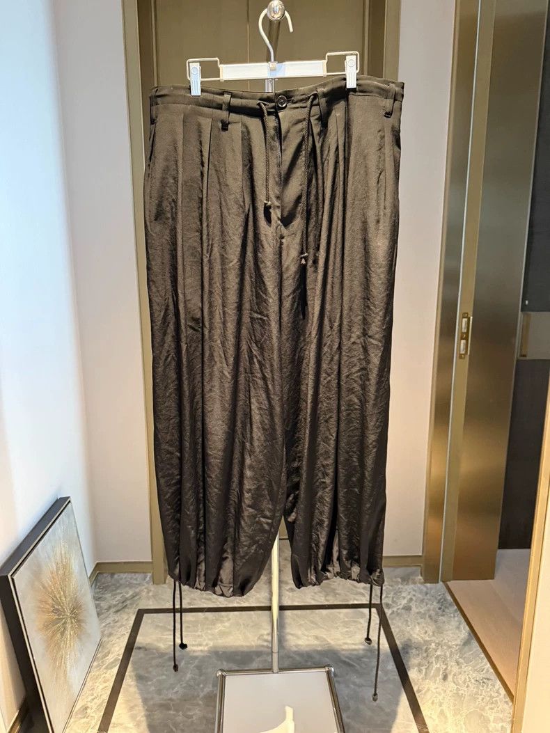 Yohji Yamamoto Yohji Yamamoto size 3 22ss classic bloomers balloon pants Size US 30 / EU 46 - 1 Thumbnail
