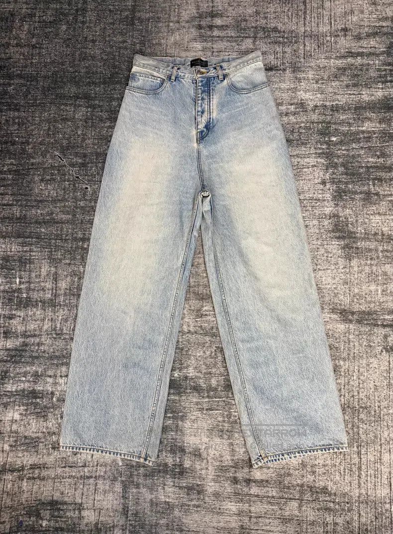 Balenciaga Balenciaga size XXS Washed Denim Buttoned Mid-Rise Straigh Size US 27 - 1 Thumbnail