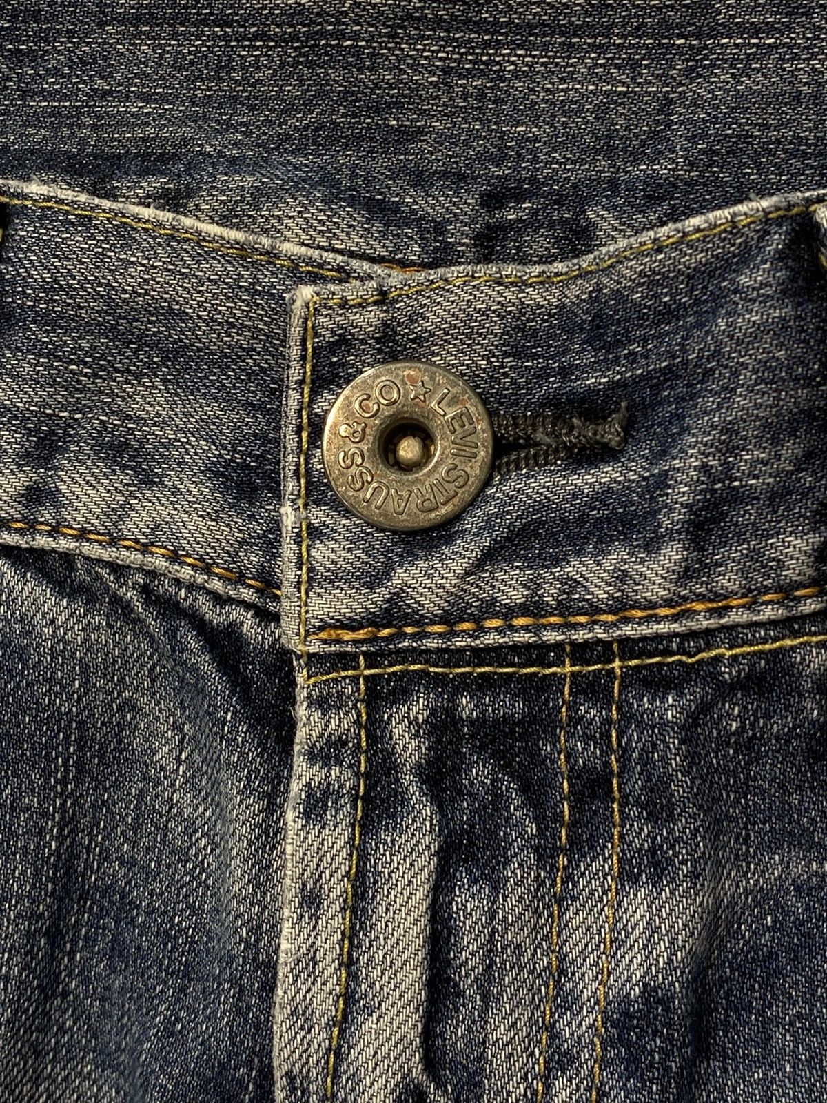 Levi's Levi’s Vintage Whiskers Blue Wash Ripped Flare Jeans Size US 30 / EU 46 - 9 Thumbnail