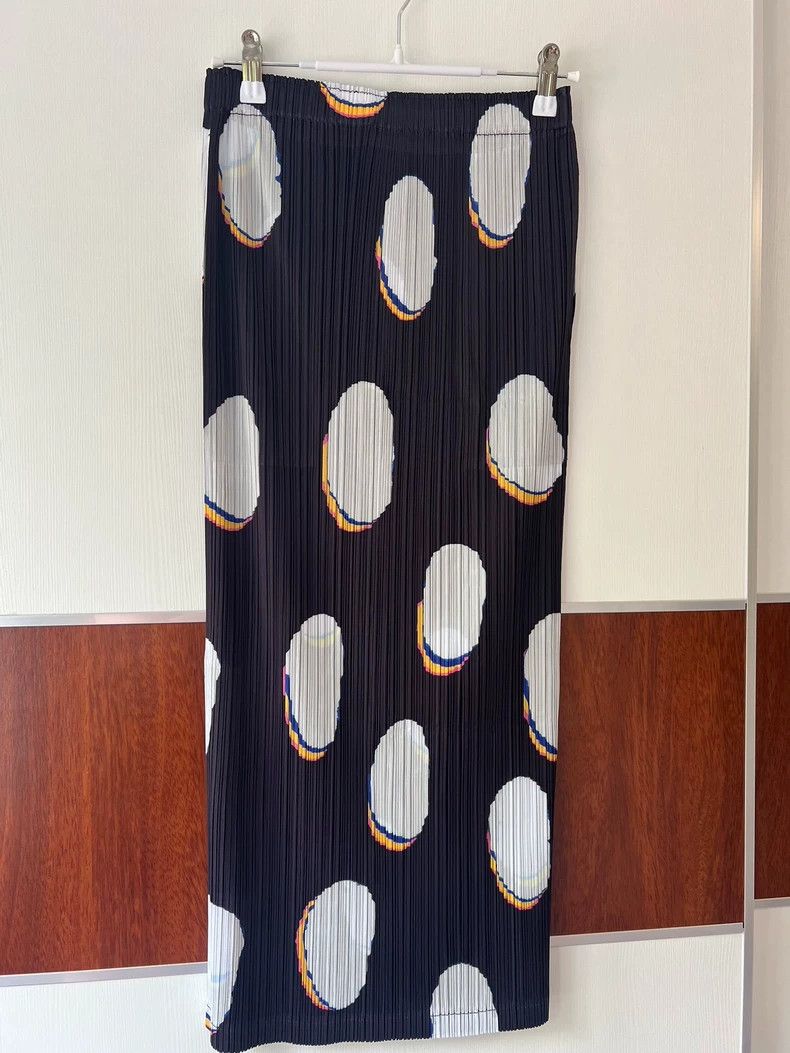 Pleats Please Issey Miyake Issey Miyake size:3 Black pleated skirt Size 32" / US 10 / IT 46 - 2 Thumbnail