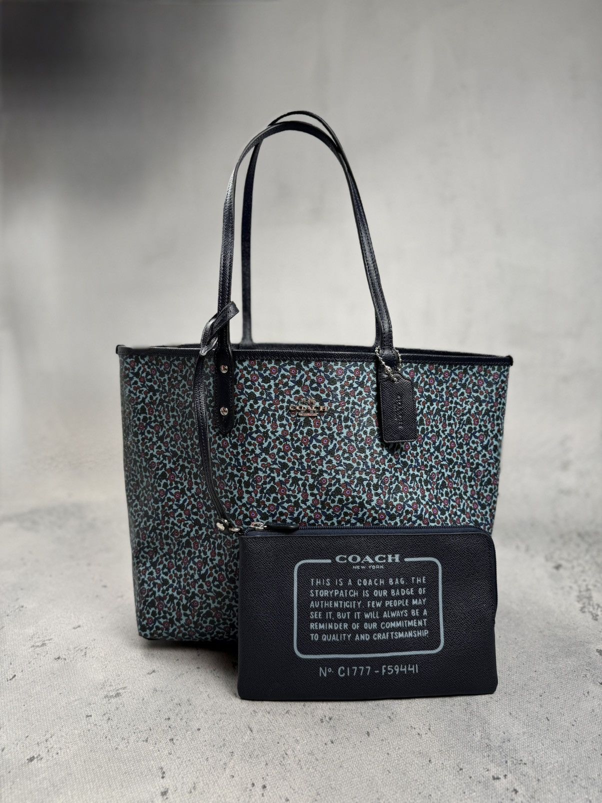 Coach Coach Reversible Navy Print City Tote Bag Leather Pouch y2k Size ONE SIZE - 2 Thumbnail