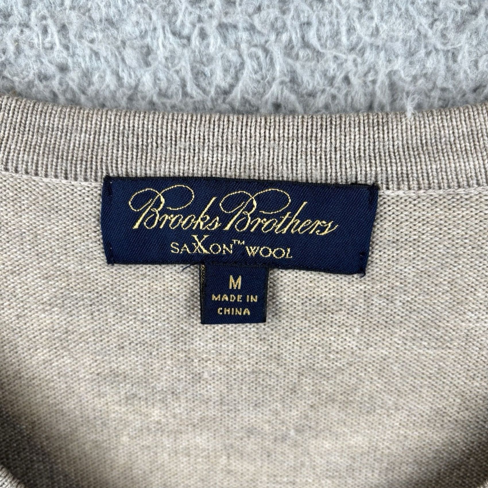 Brooks Brothers Brook Brothers Sweater Mens M Beige V Neck Wool Pullover Size US M / EU 48-50 / 2 - 2 Thumbnail