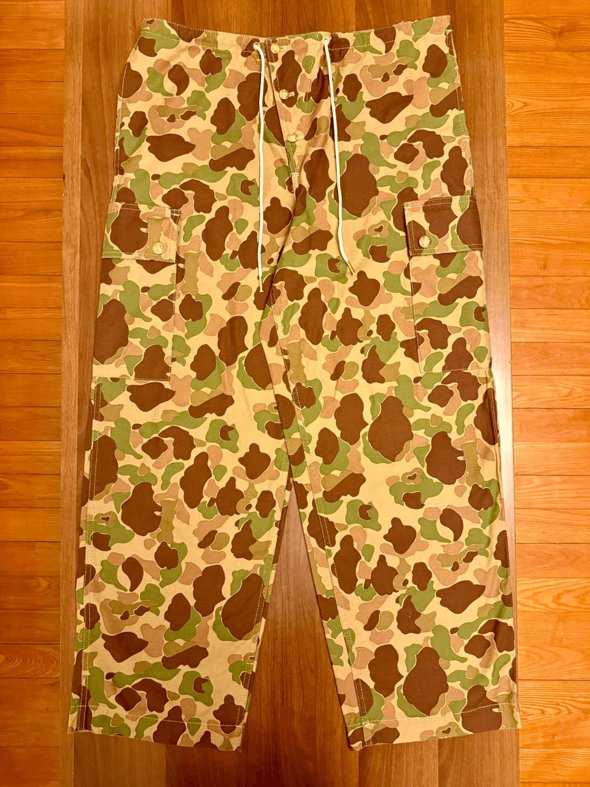 Celine Sz 40 Celine 23SS Camo Sweatpants Size US 32 / EU 48 - 1 Thumbnail