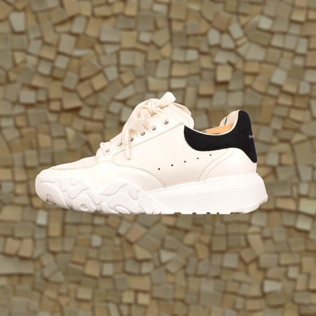 Alexander McQueen Alexander McQueen Oversized Court Leather Low-Top Sneakers 633915 Size 35 White Sneakers Women US 5 90s? Size US 5 / IT 35 - 1 Thumbnail