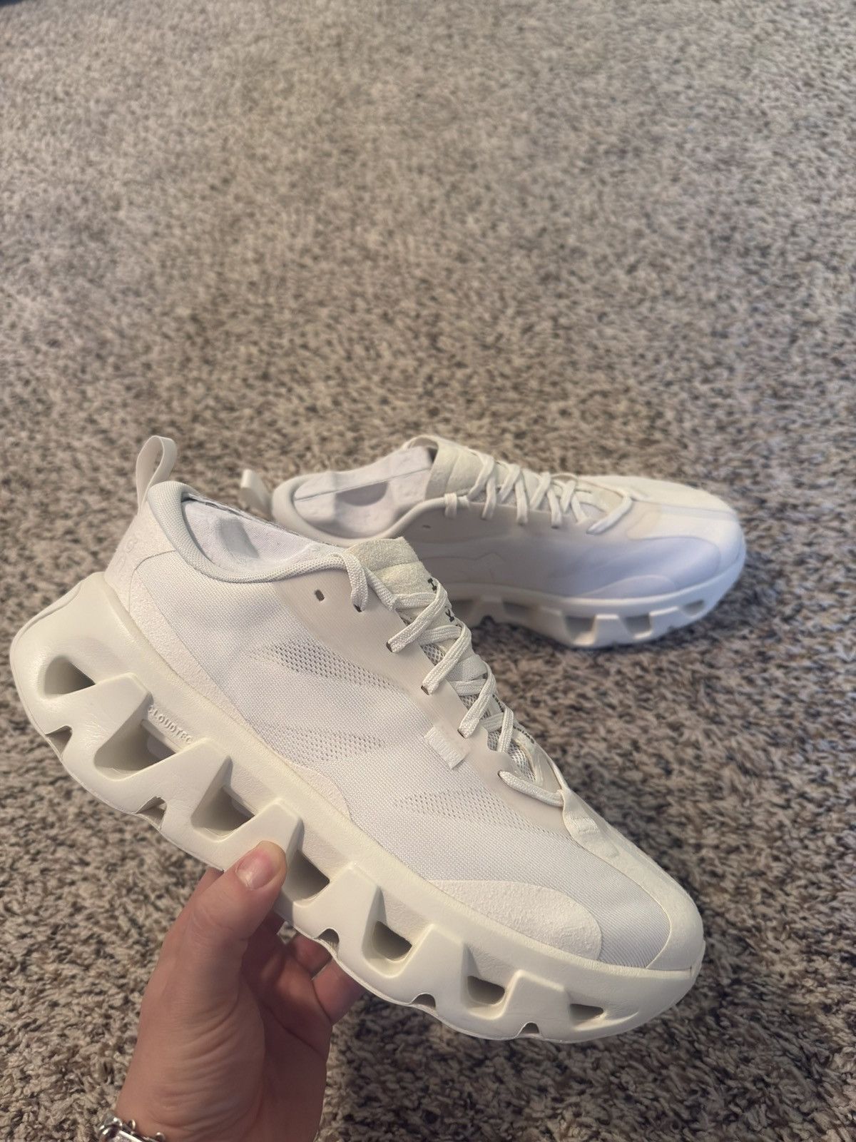 Kith × On ON K-TECH 1 KITH TOFU Size US 7 / EU 40 - 2 Thumbnail