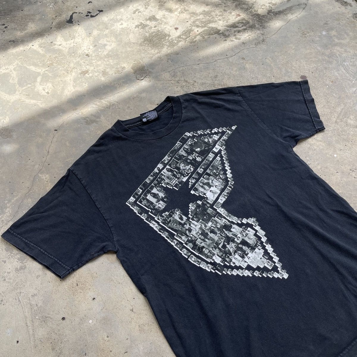 Famous Stars And Straps Vintage 2000’s Famous Stars And Straps Rare T Shirt Size L Size US L / EU 52-54 / 3 - 1 Thumbnail