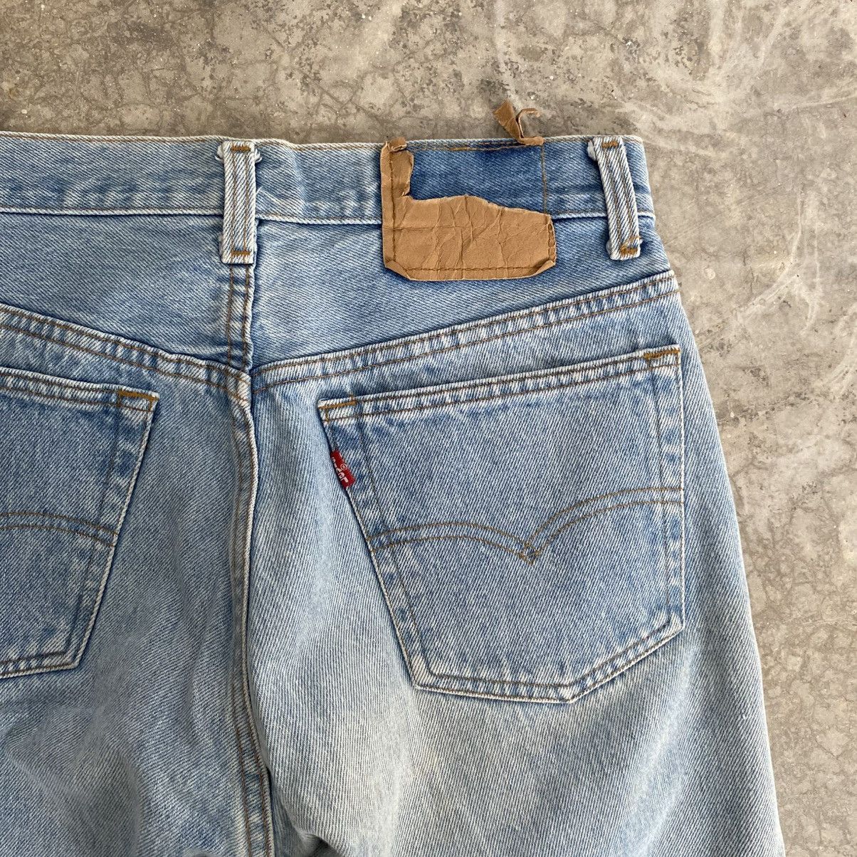 Levi's Size 28x31 Vintage 1993 Levis 501 Faded Blue Denim Jeans Size US 28 / EU 44 - 13 Thumbnail