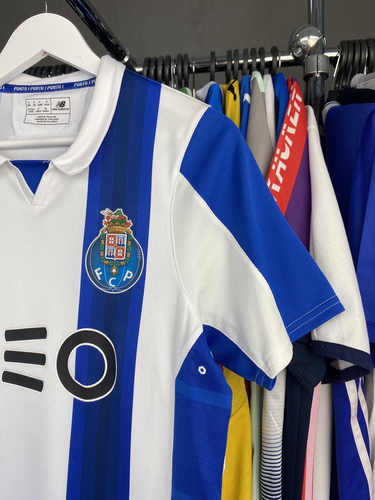 New Balance 2016/17 NEW BALANCE PORTO #8 BRAHIMI SOCCER FOOTBALL JERSEY Size US S / EU 44-46 / 1 - 4 Thumbnail